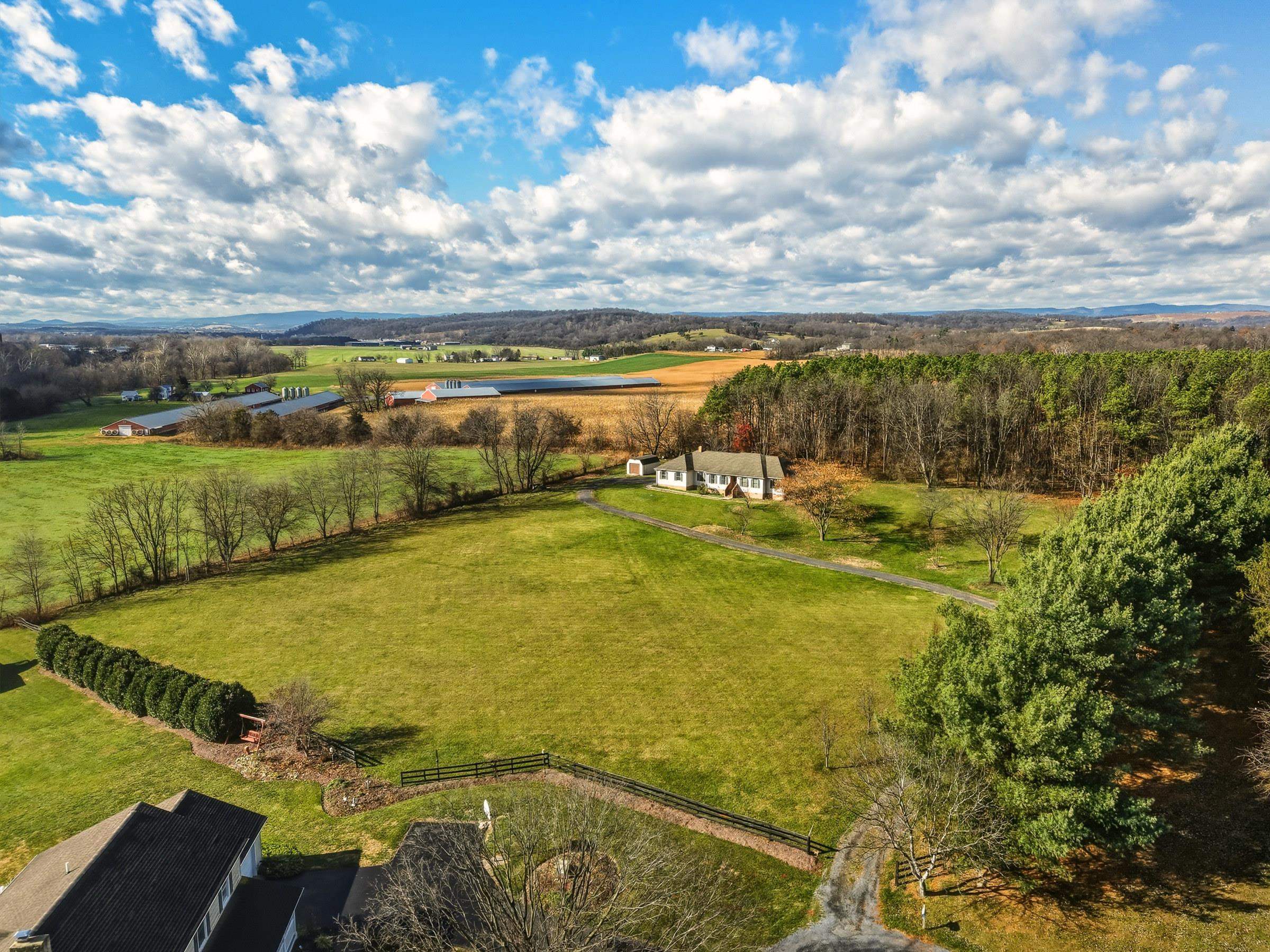 948 BATTLEFIELD BLUFF DR, NEW MARKET, Virginia 22844, 4 Bedrooms Bedrooms, ,2 BathroomsBathrooms,Residential,948 BATTLEFIELD BLUFF DR,671519 MLS # 671519 948 BATTLEFIELD BLUFF DR, NEW MARKET, Virginia 22844, 4 Bedrooms Bedrooms, ,2 BathroomsBathrooms,Residential,948 BATTLEFIELD BLUFF DR,671519 MLS # 671519