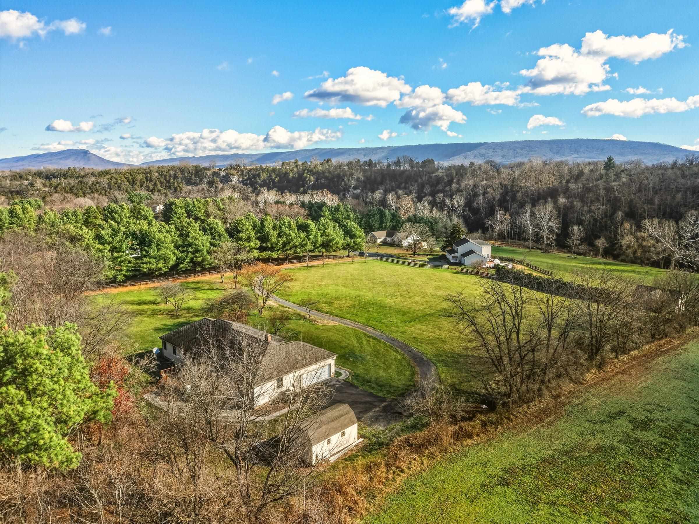 948 BATTLEFIELD BLUFF DR, NEW MARKET, Virginia 22844, 4 Bedrooms Bedrooms, ,2 BathroomsBathrooms,Residential,948 BATTLEFIELD BLUFF DR,671519 MLS # 671519 948 BATTLEFIELD BLUFF DR, NEW MARKET, Virginia 22844, 4 Bedrooms Bedrooms, ,2 BathroomsBathrooms,Residential,948 BATTLEFIELD BLUFF DR,671519 MLS # 671519