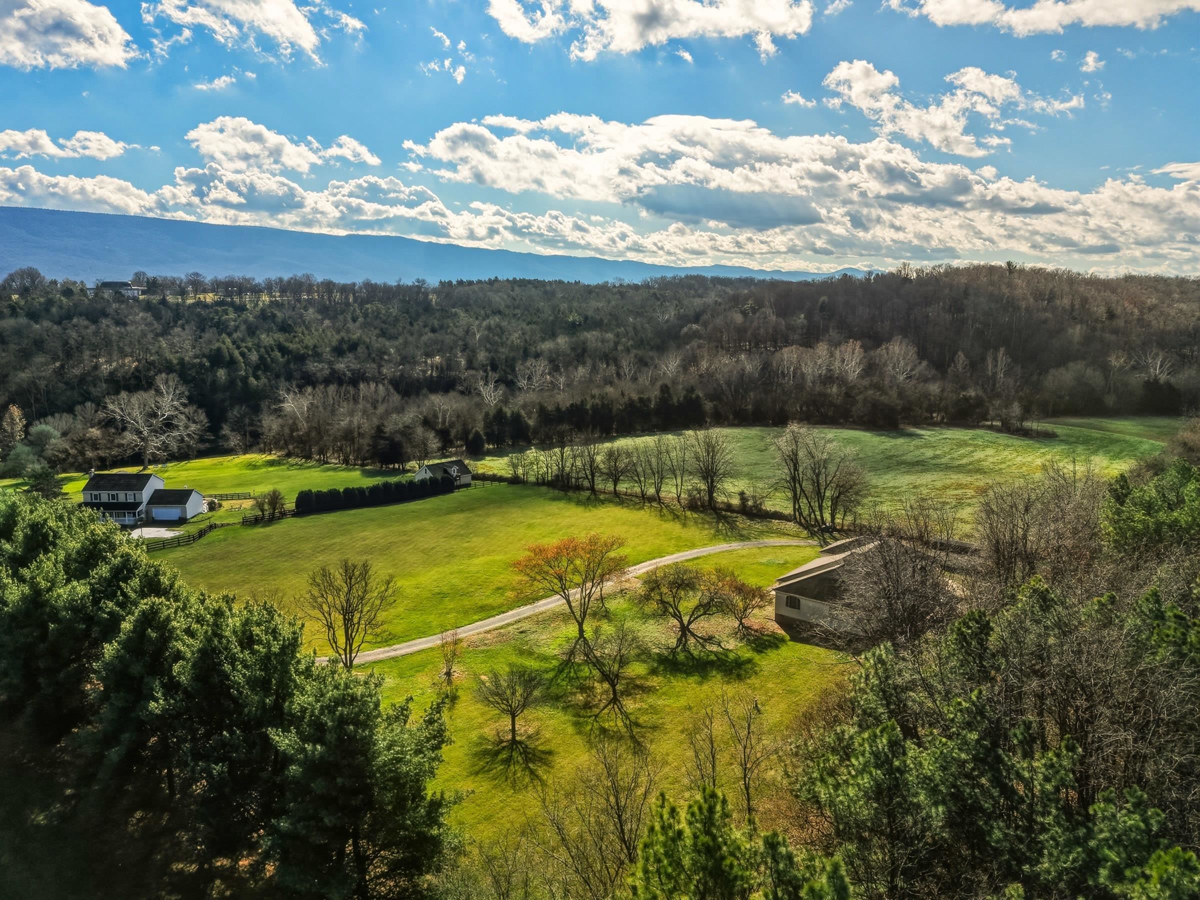 948 BATTLEFIELD BLUFF DR, NEW MARKET, Virginia 22844, 4 Bedrooms Bedrooms, ,2 BathroomsBathrooms,Residential,948 BATTLEFIELD BLUFF DR,671519 MLS # 671519 948 BATTLEFIELD BLUFF DR, NEW MARKET, Virginia 22844, 4 Bedrooms Bedrooms, ,2 BathroomsBathrooms,Residential,948 BATTLEFIELD BLUFF DR,671519 MLS # 671519