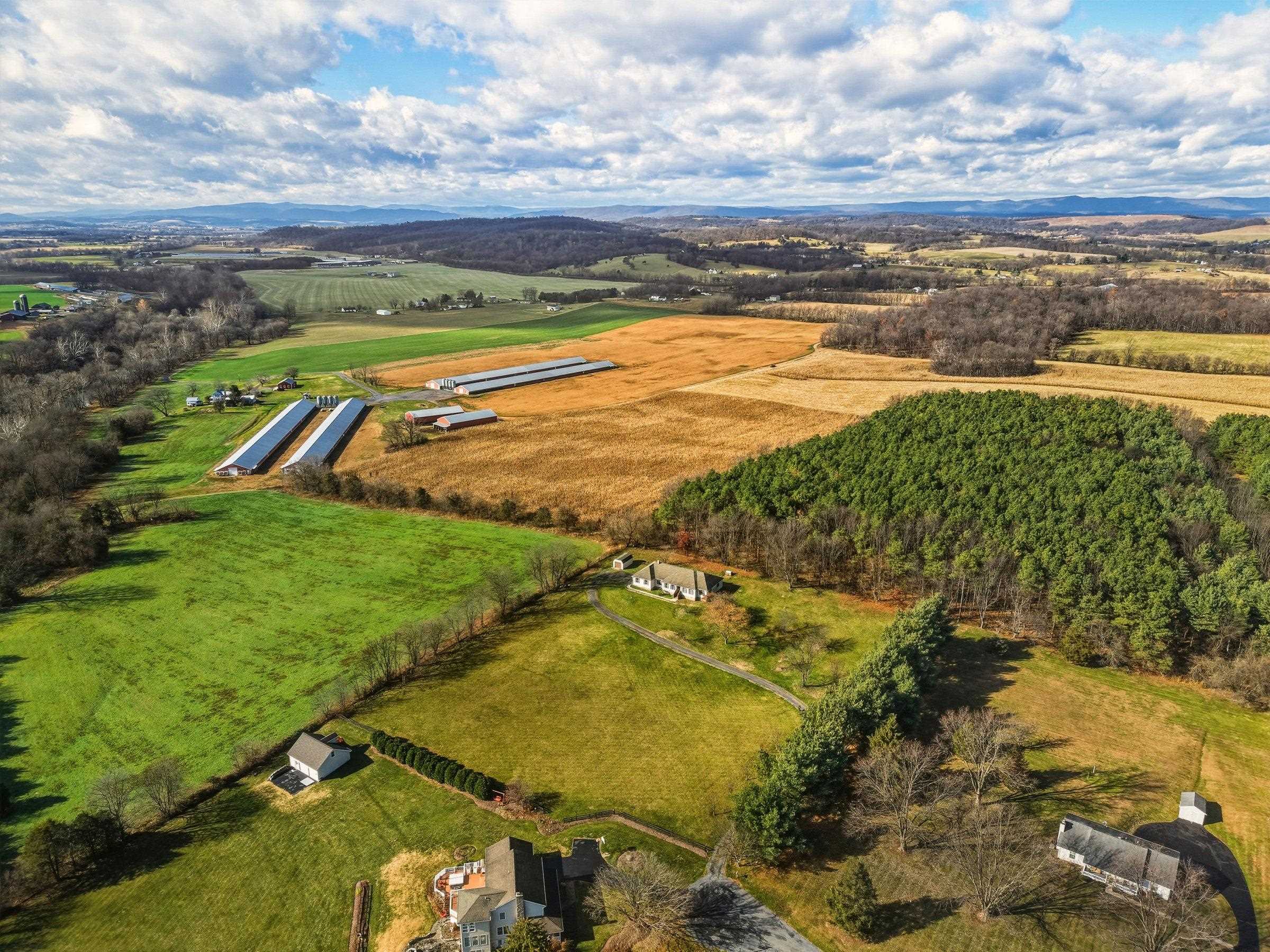 948 BATTLEFIELD BLUFF DR, NEW MARKET, Virginia 22844, 4 Bedrooms Bedrooms, ,2 BathroomsBathrooms,Residential,948 BATTLEFIELD BLUFF DR,671519 MLS # 671519 948 BATTLEFIELD BLUFF DR, NEW MARKET, Virginia 22844, 4 Bedrooms Bedrooms, ,2 BathroomsBathrooms,Residential,948 BATTLEFIELD BLUFF DR,671519 MLS # 671519