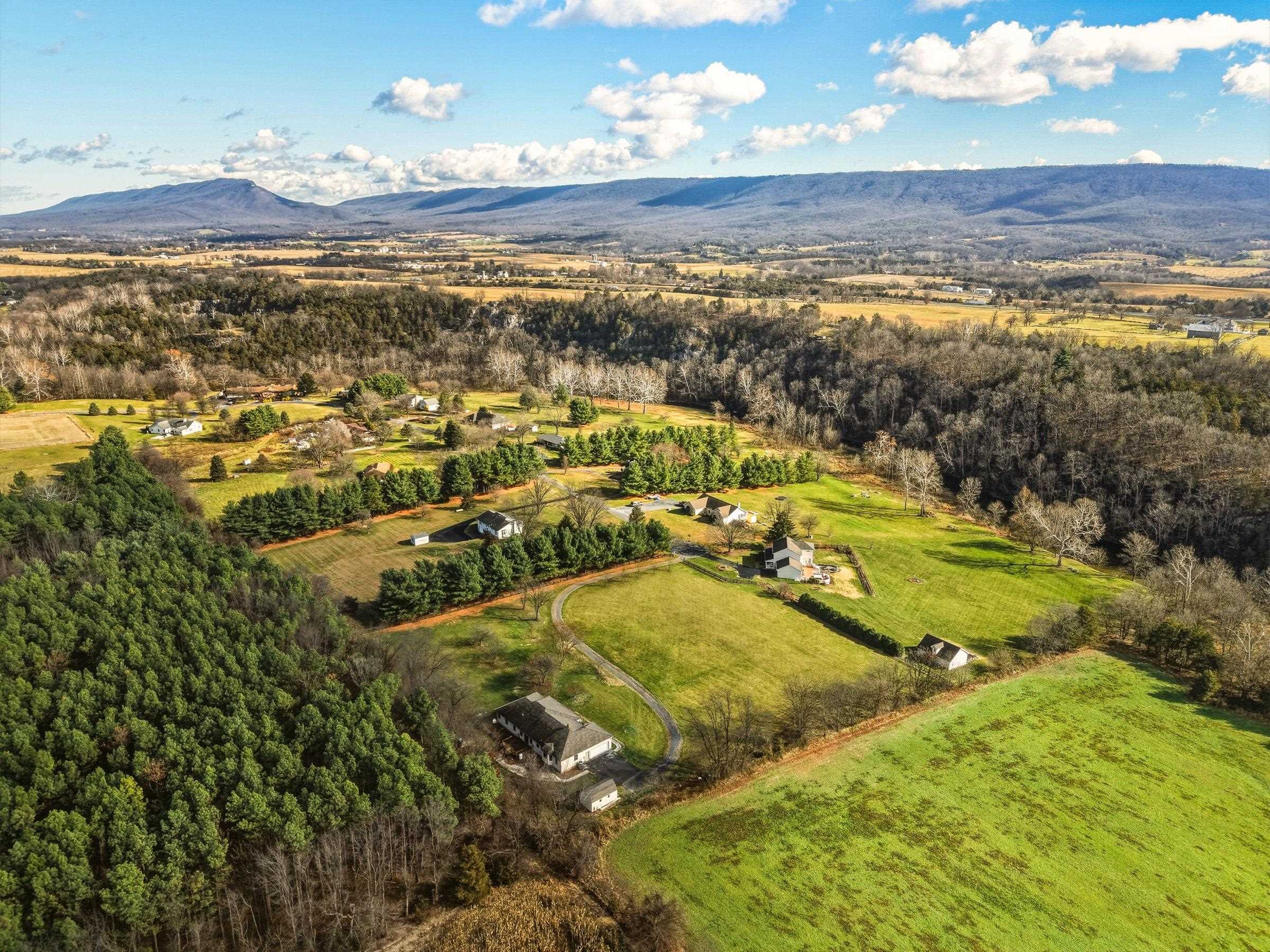 948 BATTLEFIELD BLUFF DR, NEW MARKET, Virginia 22844, 4 Bedrooms Bedrooms, ,2 BathroomsBathrooms,Residential,948 BATTLEFIELD BLUFF DR,671519 MLS # 671519 948 BATTLEFIELD BLUFF DR, NEW MARKET, Virginia 22844, 4 Bedrooms Bedrooms, ,2 BathroomsBathrooms,Residential,948 BATTLEFIELD BLUFF DR,671519 MLS # 671519