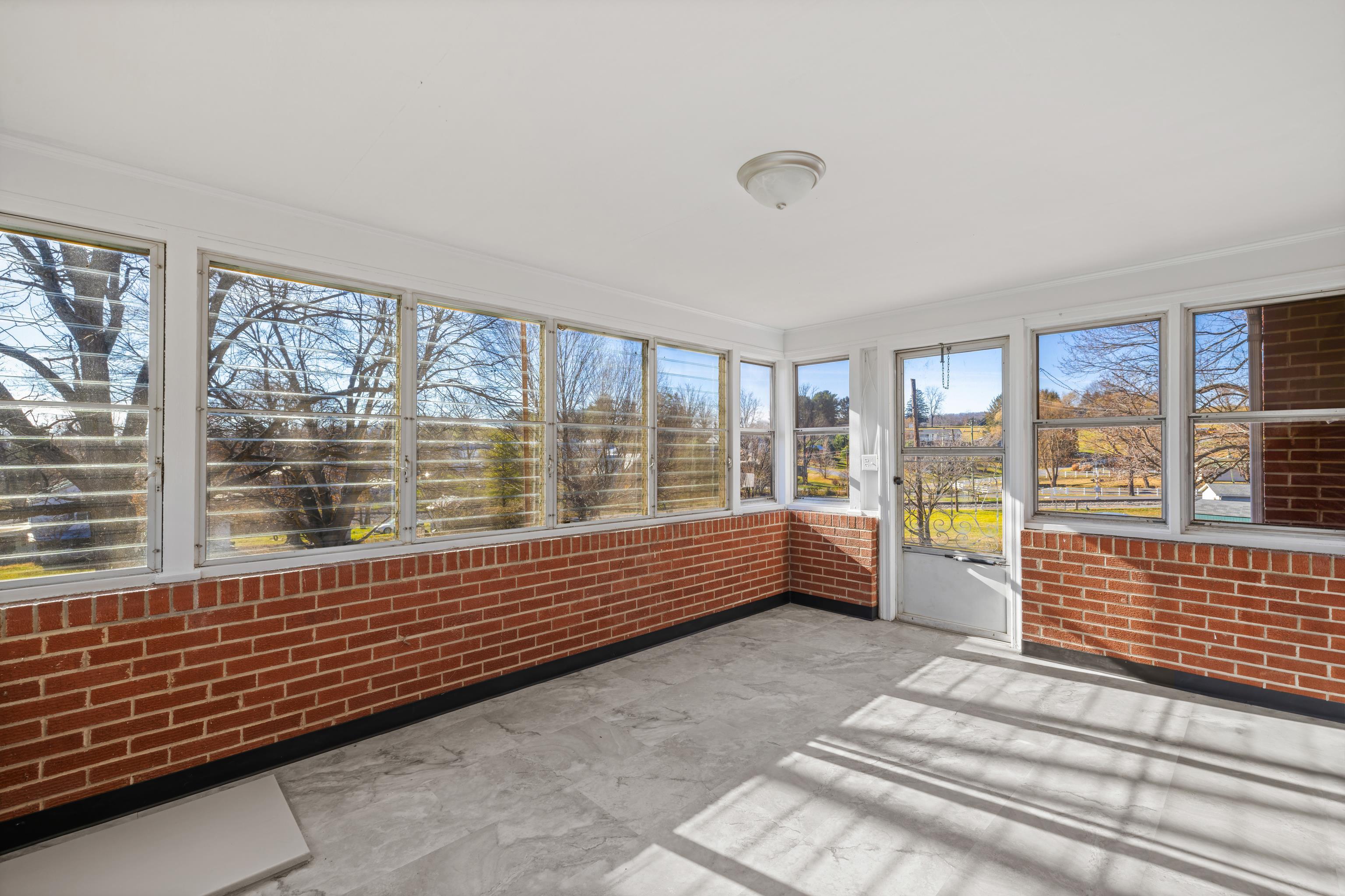 1726 MOUNTAIN VALLEY RD, KEEZLETOWN, Virginia 22832, 3 Bedrooms Bedrooms, ,2 BathroomsBathrooms,Residential,1726 MOUNTAIN VALLEY RD,671524 MLS # 671524