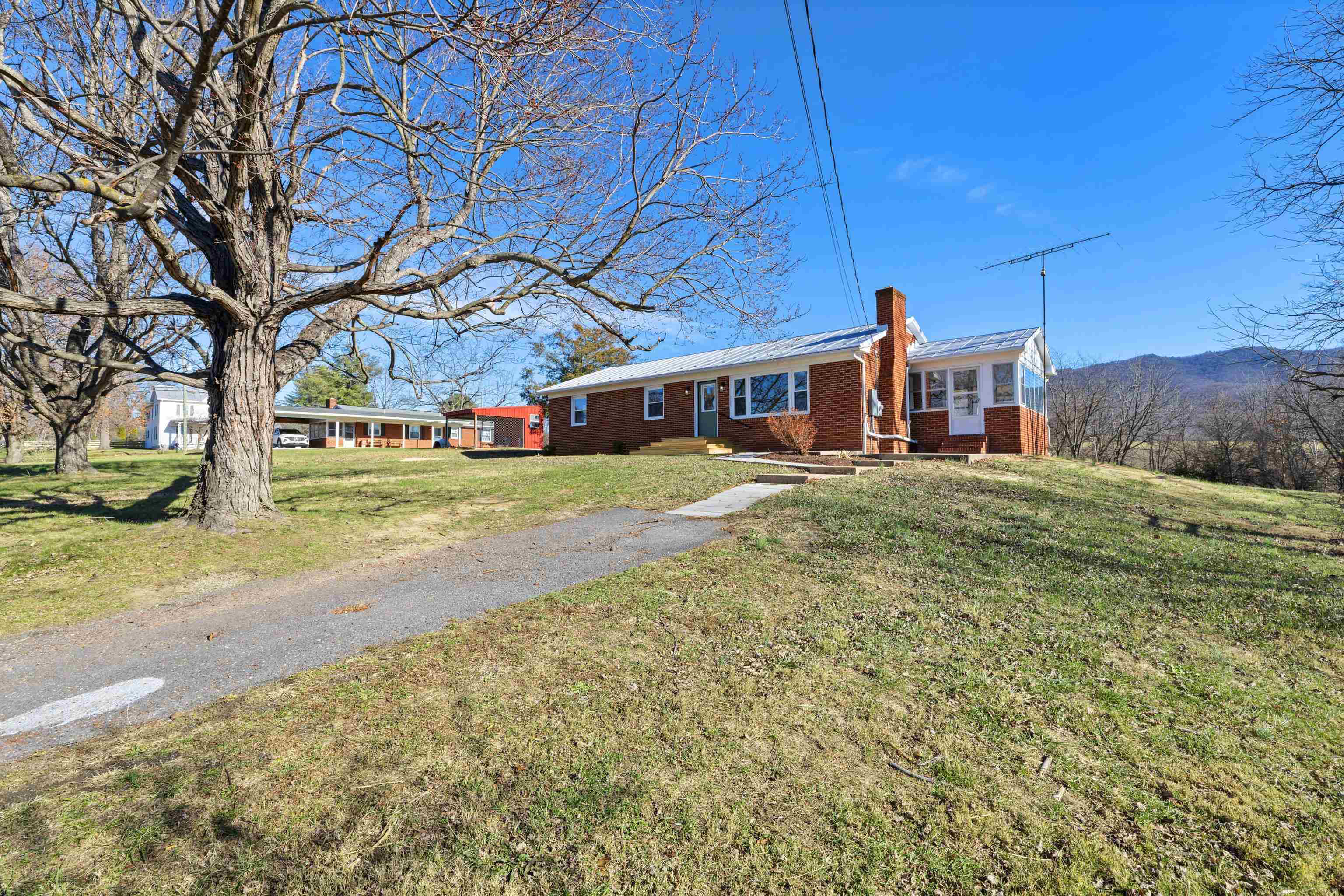 1726 MOUNTAIN VALLEY RD, KEEZLETOWN, Virginia 22832, 3 Bedrooms Bedrooms, ,2 BathroomsBathrooms,Residential,1726 MOUNTAIN VALLEY RD,671524 MLS # 671524