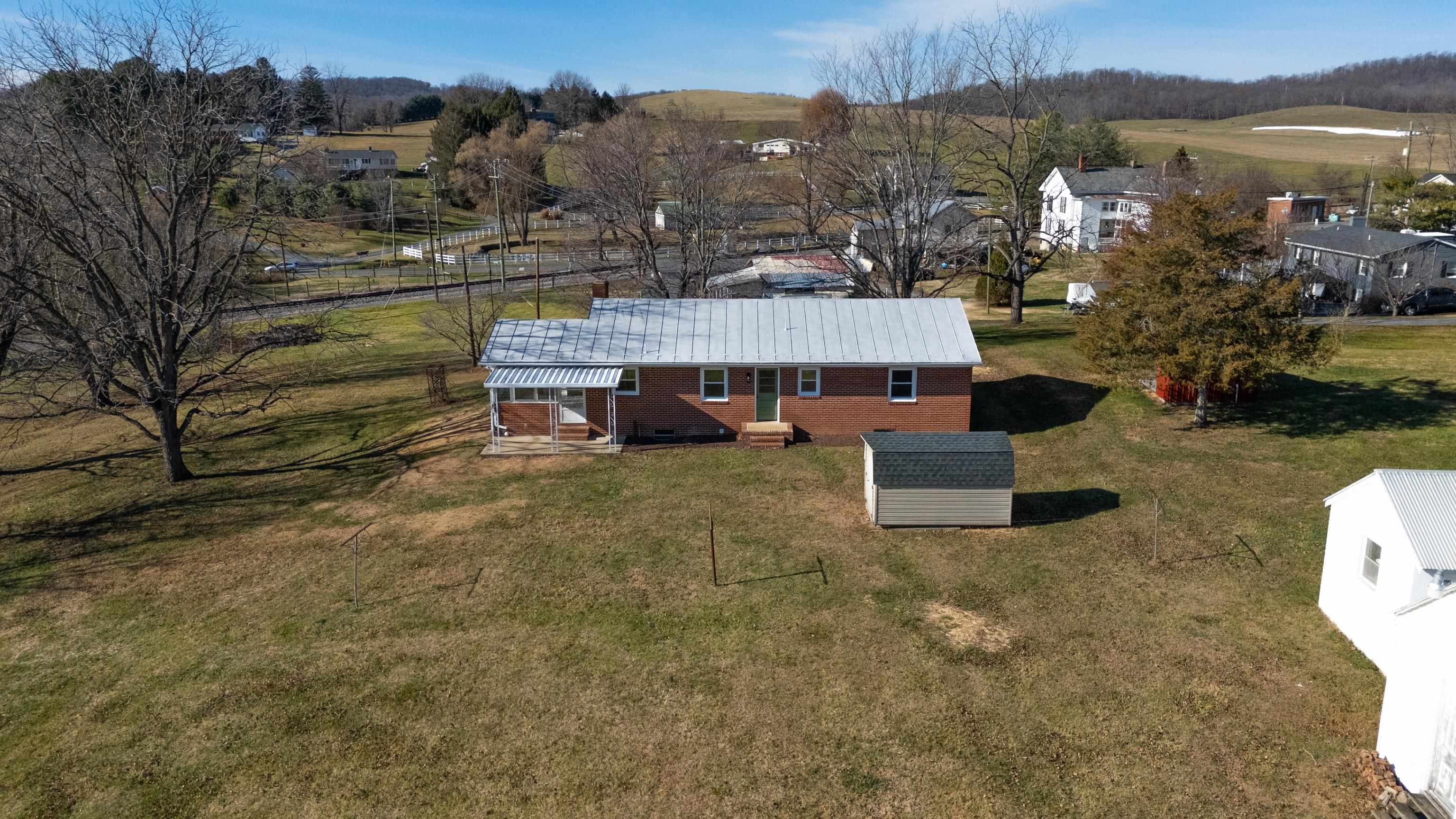 1726 MOUNTAIN VALLEY RD, KEEZLETOWN, Virginia 22832, 3 Bedrooms Bedrooms, ,2 BathroomsBathrooms,Residential,1726 MOUNTAIN VALLEY RD,671524 MLS # 671524