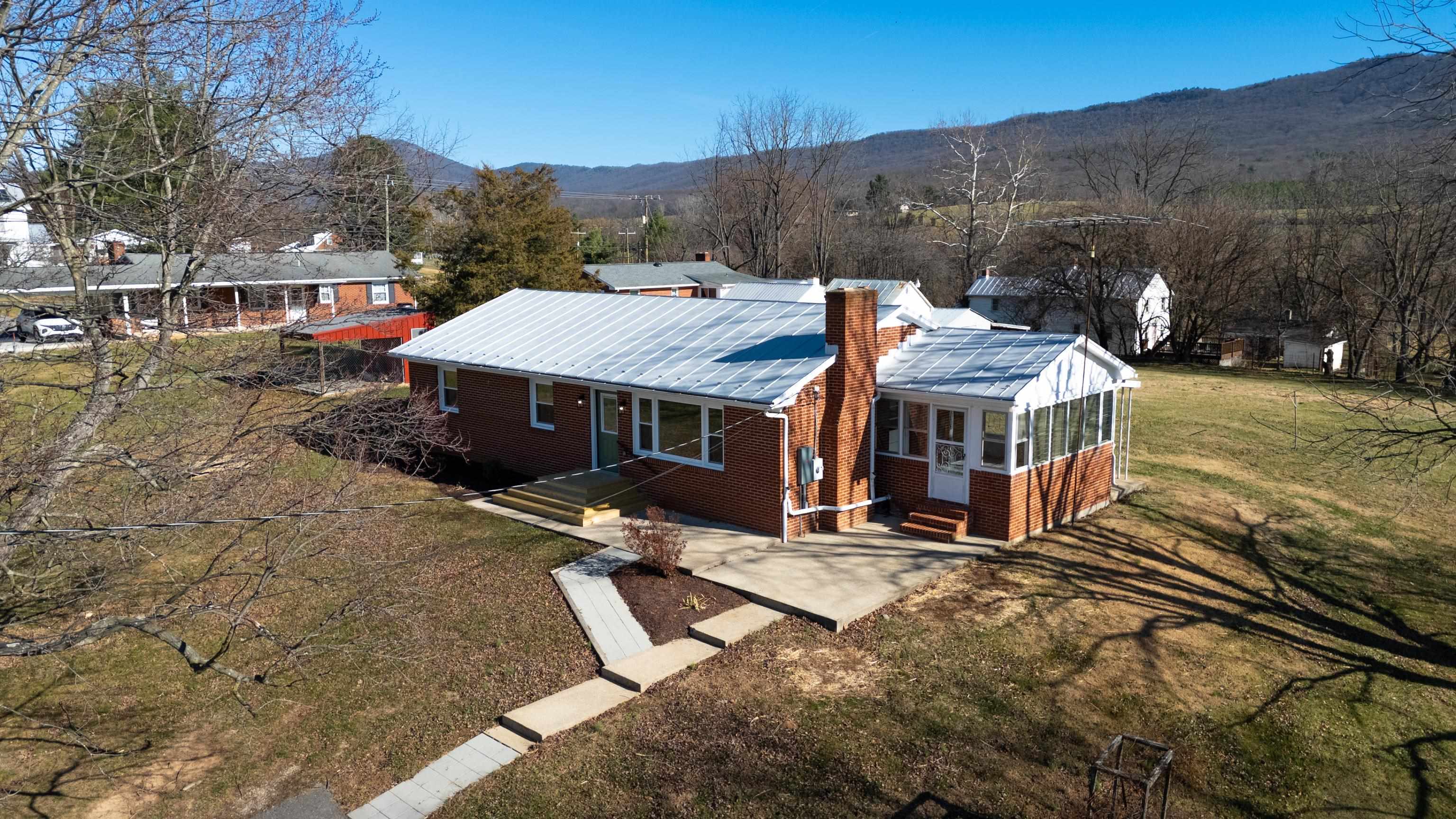 1726 MOUNTAIN VALLEY RD, KEEZLETOWN, Virginia 22832, 3 Bedrooms Bedrooms, ,2 BathroomsBathrooms,Residential,1726 MOUNTAIN VALLEY RD,671524 MLS # 671524