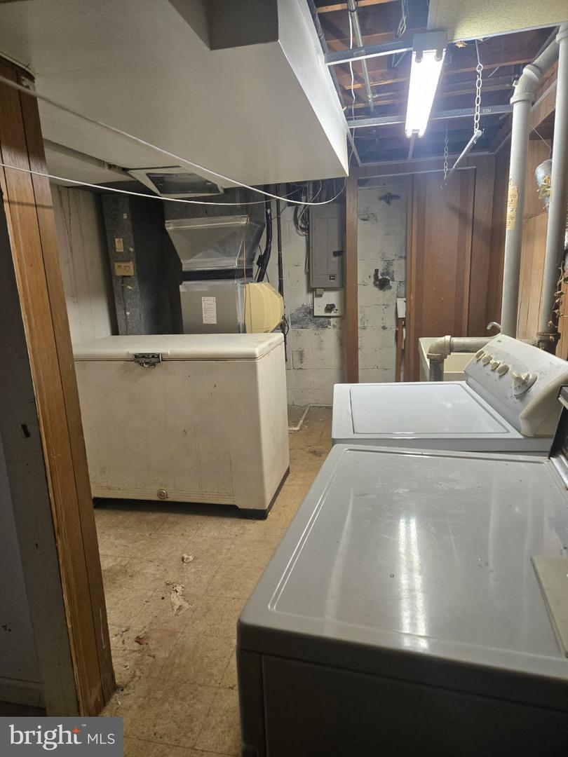 7334 PINECASTLE RD, FALLS CHURCH, Virginia 22043, 4 Bedrooms Bedrooms, ,2 BathroomsBathrooms,Residential,For sale,7334 PINECASTLE RD,VAFX2279430 MLS # VAFX2279430