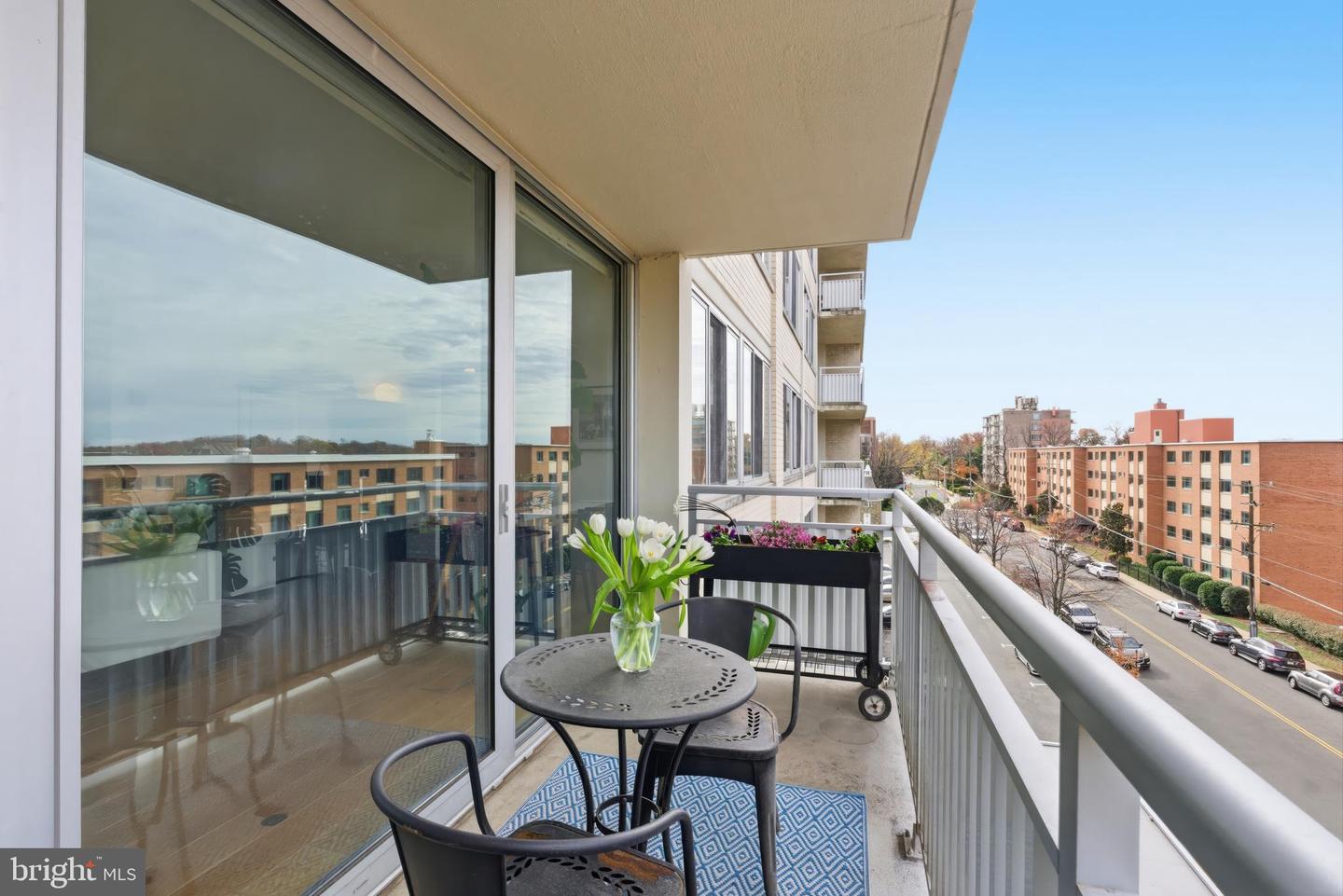 1301 S ARLINGTON RIDGE RD #610, ARLINGTON, Virginia 22202, 1 Bedroom Bedrooms, ,1 BathroomBathrooms,Residential,For sale,1301 S ARLINGTON RIDGE RD #610,VAAR2066210 MLS # VAAR2066210 1301 S ARLINGTON RIDGE RD #610, ARLINGTON, Virginia 22202, 1 Bedroom Bedrooms, ,1 BathroomBathrooms,Residential,For sale,1301 S ARLINGTON RIDGE RD #610,VAAR2066210 MLS # VAAR2066210