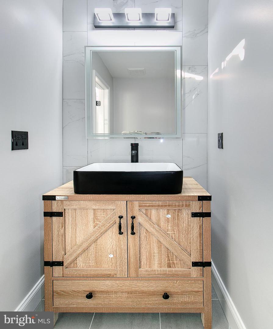 1279 BOND ST, HERNDON, Virginia 20170, 4 Bedrooms Bedrooms, ,3 BathroomsBathrooms,Residential,For sale,1279 BOND ST,VAFX2280016 MLS # VAFX2280016