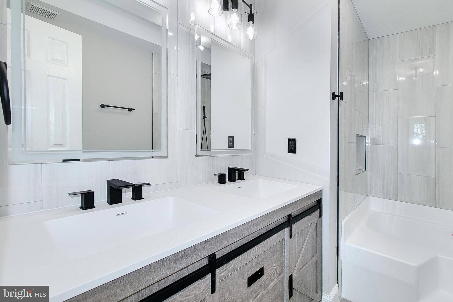 1279 BOND ST, HERNDON, Virginia 20170, 4 Bedrooms Bedrooms, ,3 BathroomsBathrooms,Residential,For sale,1279 BOND ST,VAFX2280016 MLS # VAFX2280016