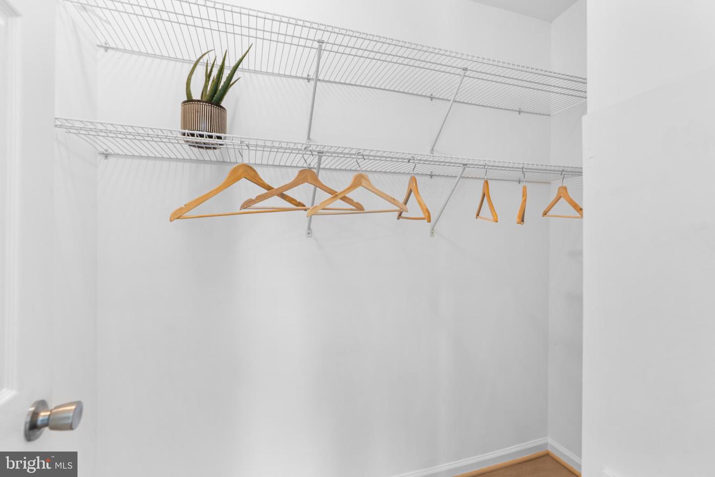 6430 14TH, ALEXANDRIA, Virginia 22307, 3 Bedrooms Bedrooms, 5 Rooms Rooms,2 BathroomsBathrooms,Residential,For sale,6430 14TH,VAFX2280144 MLS # VAFX2280144