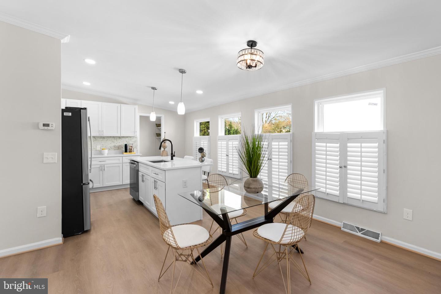 6430 14TH, ALEXANDRIA, Virginia 22307, 3 Bedrooms Bedrooms, 5 Rooms Rooms,2 BathroomsBathrooms,Residential,For sale,6430 14TH,VAFX2280144 MLS # VAFX2280144