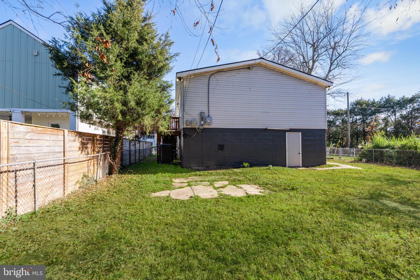 6430 14TH, ALEXANDRIA, Virginia 22307, 3 Bedrooms Bedrooms, 5 Rooms Rooms,2 BathroomsBathrooms,Residential,For sale,6430 14TH,VAFX2280144 MLS # VAFX2280144