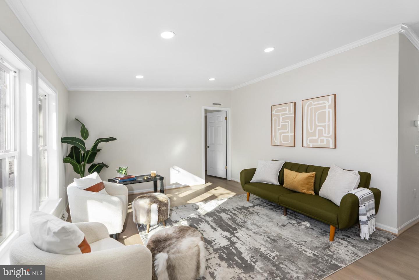 6430 14TH, ALEXANDRIA, Virginia 22307, 3 Bedrooms Bedrooms, 5 Rooms Rooms,2 BathroomsBathrooms,Residential,For sale,6430 14TH,VAFX2280144 MLS # VAFX2280144