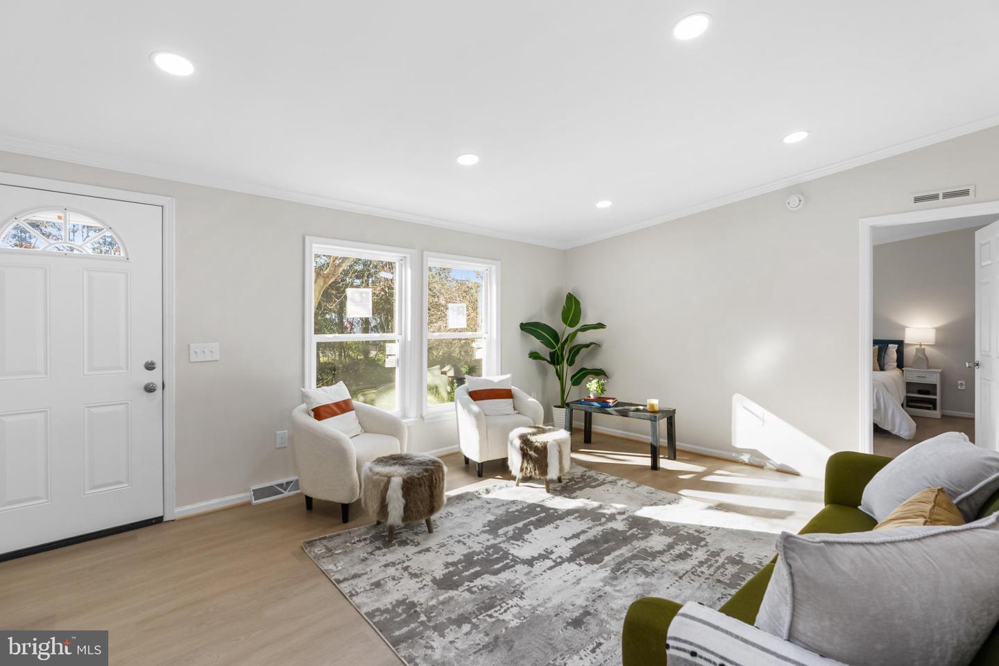 6430 14TH, ALEXANDRIA, Virginia 22307, 3 Bedrooms Bedrooms, 5 Rooms Rooms,2 BathroomsBathrooms,Residential,For sale,6430 14TH,VAFX2280144 MLS # VAFX2280144