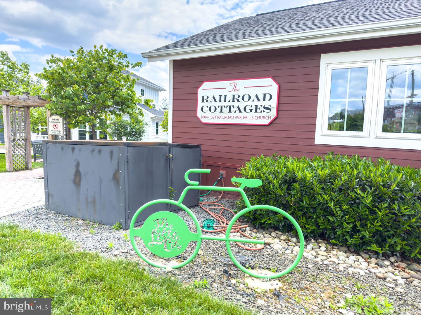 1022 RAILROAD AVE #4, FALLS CHURCH, Virginia 22046, 2 Bedrooms Bedrooms, ,2 BathroomsBathrooms,Residential,For sale,1022 RAILROAD AVE #4,VAFA2003466 MLS # VAFA2003466 1022 RAILROAD AVE #4, FALLS CHURCH, Virginia 22046, 2 Bedrooms Bedrooms, ,2 BathroomsBathrooms,Residential,For sale,1022 RAILROAD AVE #4,VAFA2003466 MLS # VAFA2003466