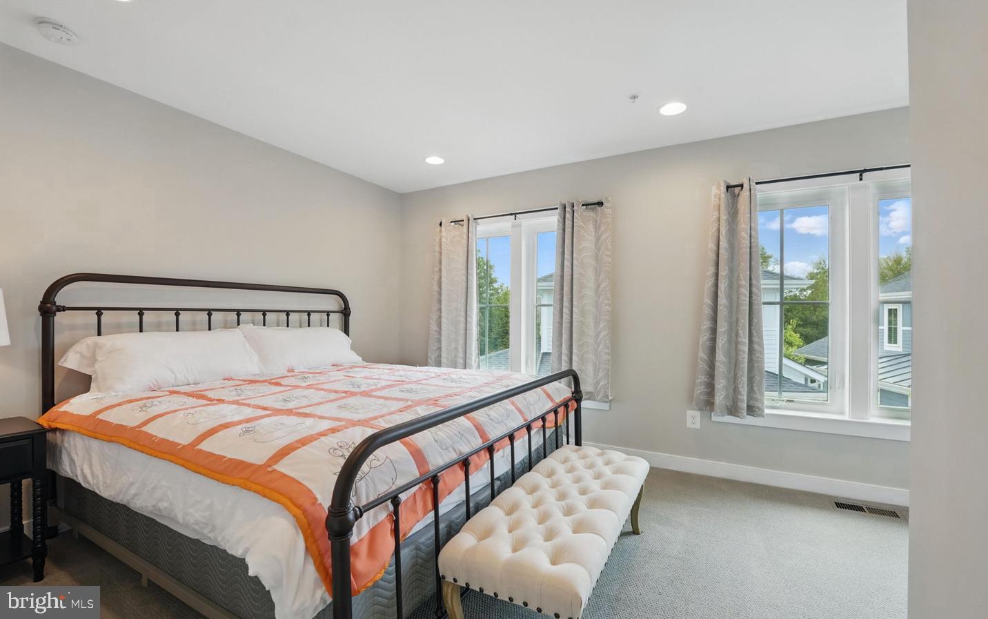 1022 RAILROAD AVE #4, FALLS CHURCH, Virginia 22046, 2 Bedrooms Bedrooms, ,2 BathroomsBathrooms,Residential,For sale,1022 RAILROAD AVE #4,VAFA2003466 MLS # VAFA2003466 1022 RAILROAD AVE #4, FALLS CHURCH, Virginia 22046, 2 Bedrooms Bedrooms, ,2 BathroomsBathrooms,Residential,For sale,1022 RAILROAD AVE #4,VAFA2003466 MLS # VAFA2003466