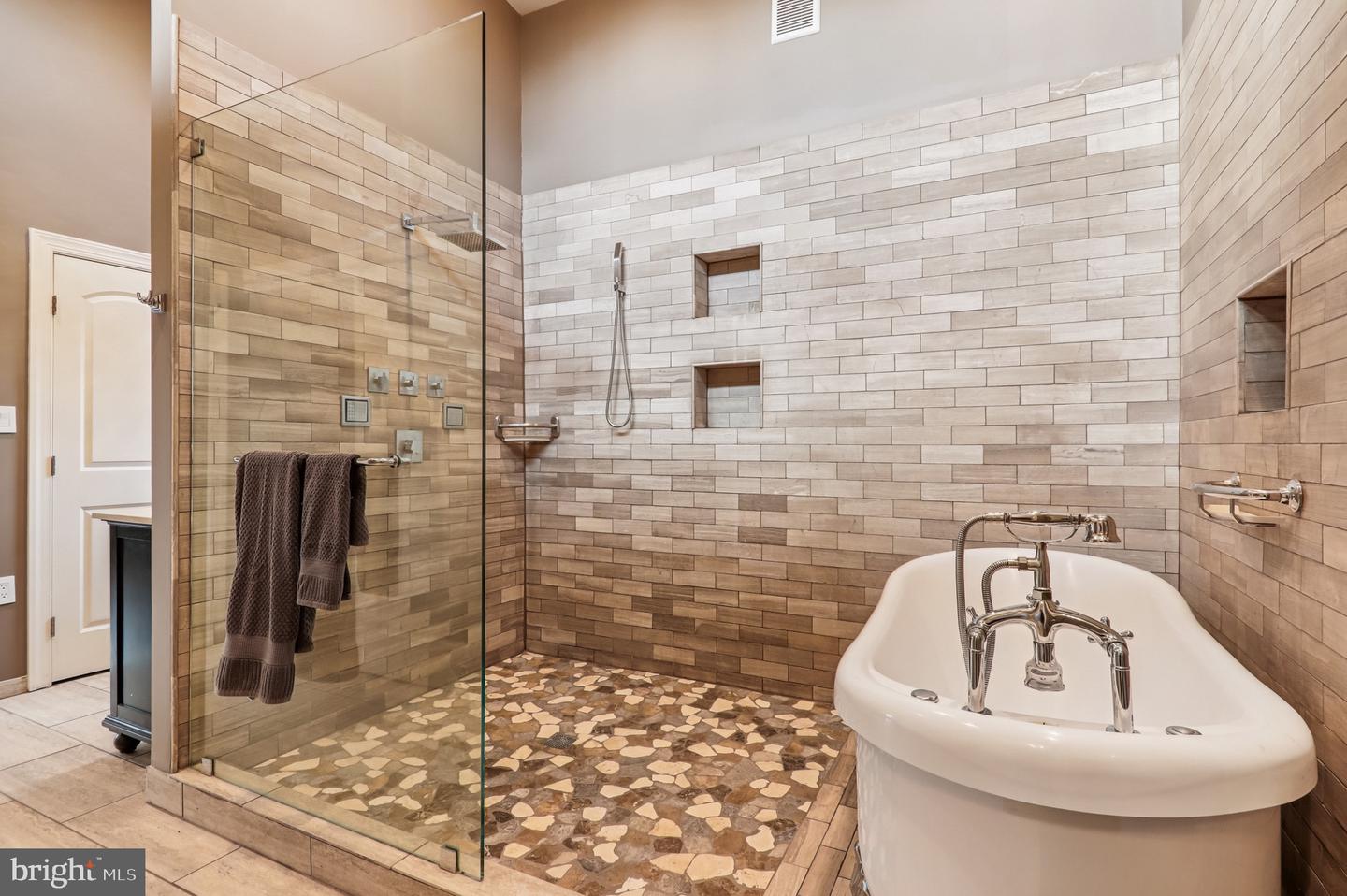 4200 19TH ST NE, WASHINGTON, District Of Columbia 20018, 4 Bedrooms Bedrooms, ,3 BathroomsBathrooms,Residential,For sale,4200 19TH ST NE,DCDC2232908 MLS # DCDC2232908