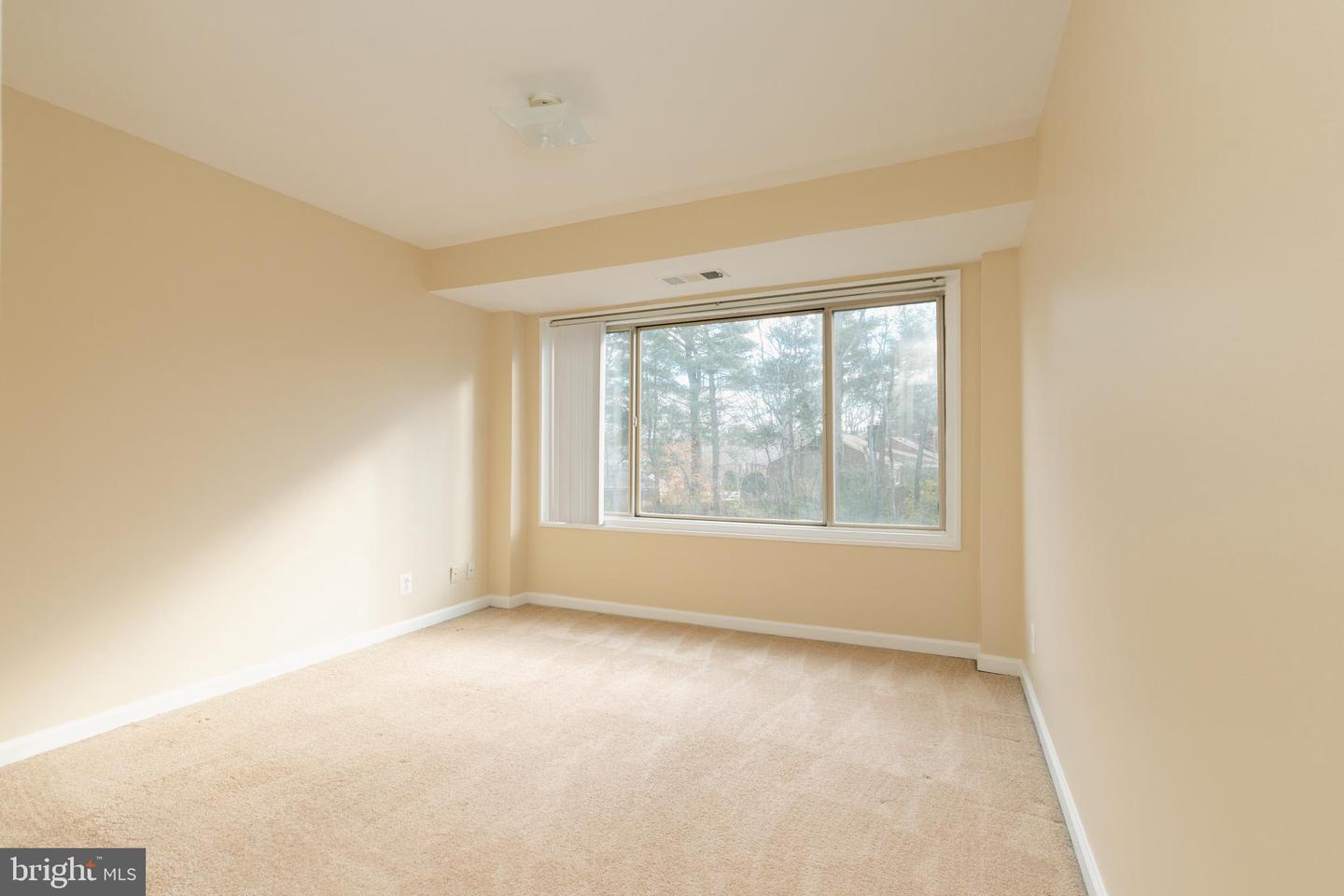 10570 MAIN ST #424, FAIRFAX, Virginia 22030, 2 Bedrooms Bedrooms, ,1 BathroomBathrooms,Residential,For sale,10570 MAIN ST #424,VAFC2007524 MLS # VAFC2007524 10570 MAIN ST #424, FAIRFAX, Virginia 22030, 2 Bedrooms Bedrooms, ,1 BathroomBathrooms,Residential,For sale,10570 MAIN ST #424,VAFC2007524 MLS # VAFC2007524