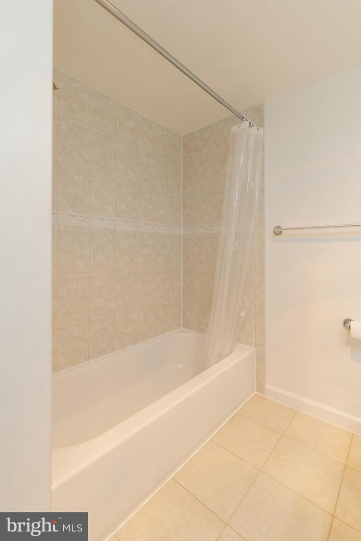 10570 MAIN ST #424, FAIRFAX, Virginia 22030, 2 Bedrooms Bedrooms, ,1 BathroomBathrooms,Residential,For sale,10570 MAIN ST #424,VAFC2007524 MLS # VAFC2007524 10570 MAIN ST #424, FAIRFAX, Virginia 22030, 2 Bedrooms Bedrooms, ,1 BathroomBathrooms,Residential,For sale,10570 MAIN ST #424,VAFC2007524 MLS # VAFC2007524