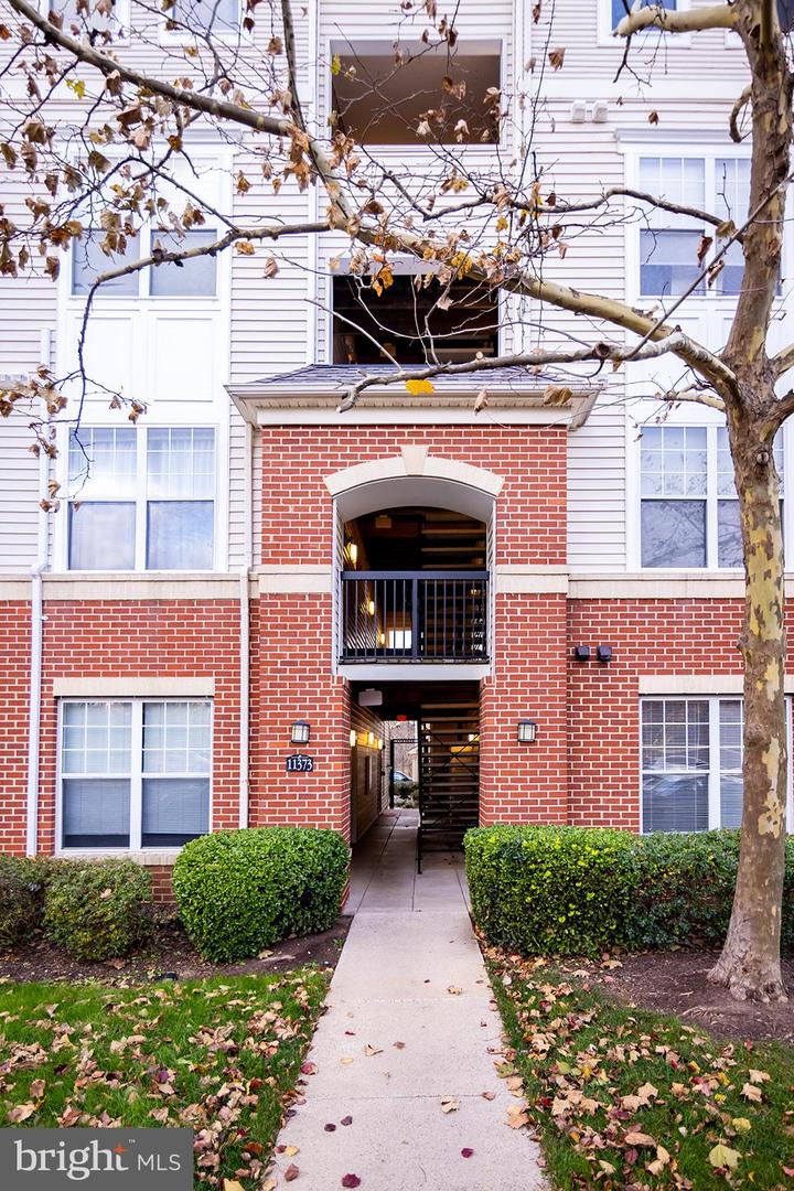 11373 ARISTOTLE DR #9-209, FAIRFAX, Virginia 22030, 3 Bedrooms Bedrooms, ,2 BathroomsBathrooms,Residential,For sale,11373 ARISTOTLE DR #9-209,VAFX2280492 MLS # VAFX2280492