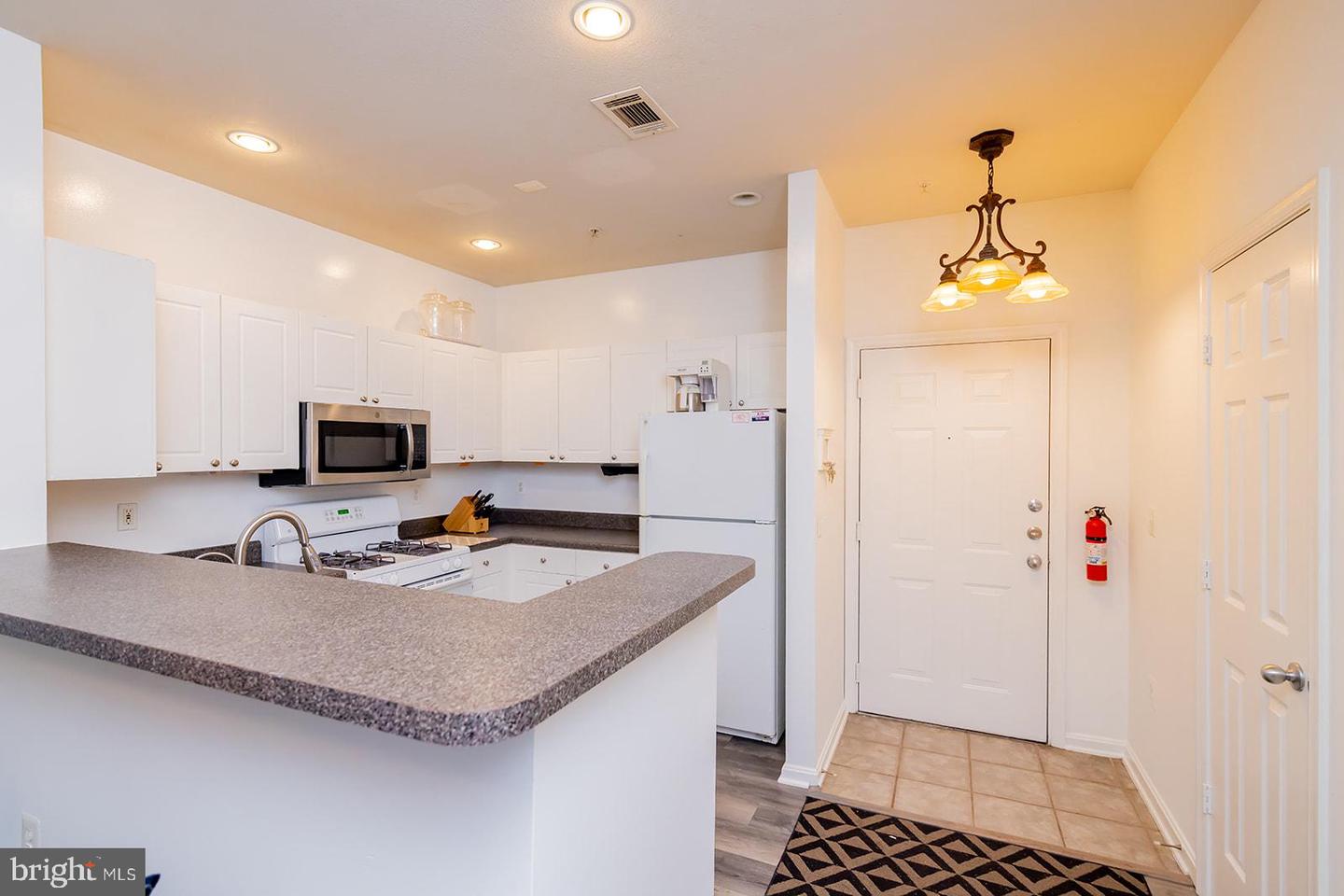 11373 ARISTOTLE DR #9-209, FAIRFAX, Virginia 22030, 3 Bedrooms Bedrooms, ,2 BathroomsBathrooms,Residential,For sale,11373 ARISTOTLE DR #9-209,VAFX2280492 MLS # VAFX2280492