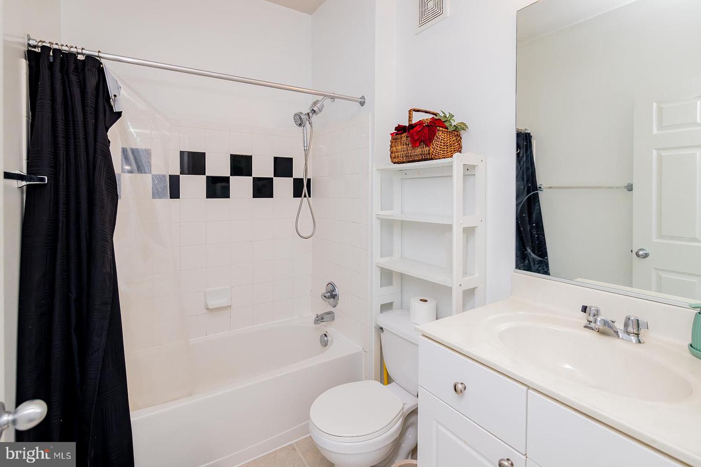 11373 ARISTOTLE DR #9-209, FAIRFAX, Virginia 22030, 3 Bedrooms Bedrooms, ,2 BathroomsBathrooms,Residential,For sale,11373 ARISTOTLE DR #9-209,VAFX2280492 MLS # VAFX2280492