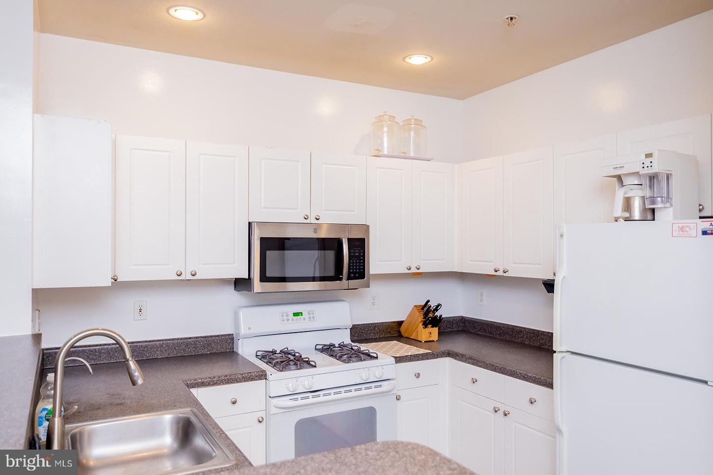 11373 ARISTOTLE DR #9-209, FAIRFAX, Virginia 22030, 3 Bedrooms Bedrooms, ,2 BathroomsBathrooms,Residential,For sale,11373 ARISTOTLE DR #9-209,VAFX2280492 MLS # VAFX2280492