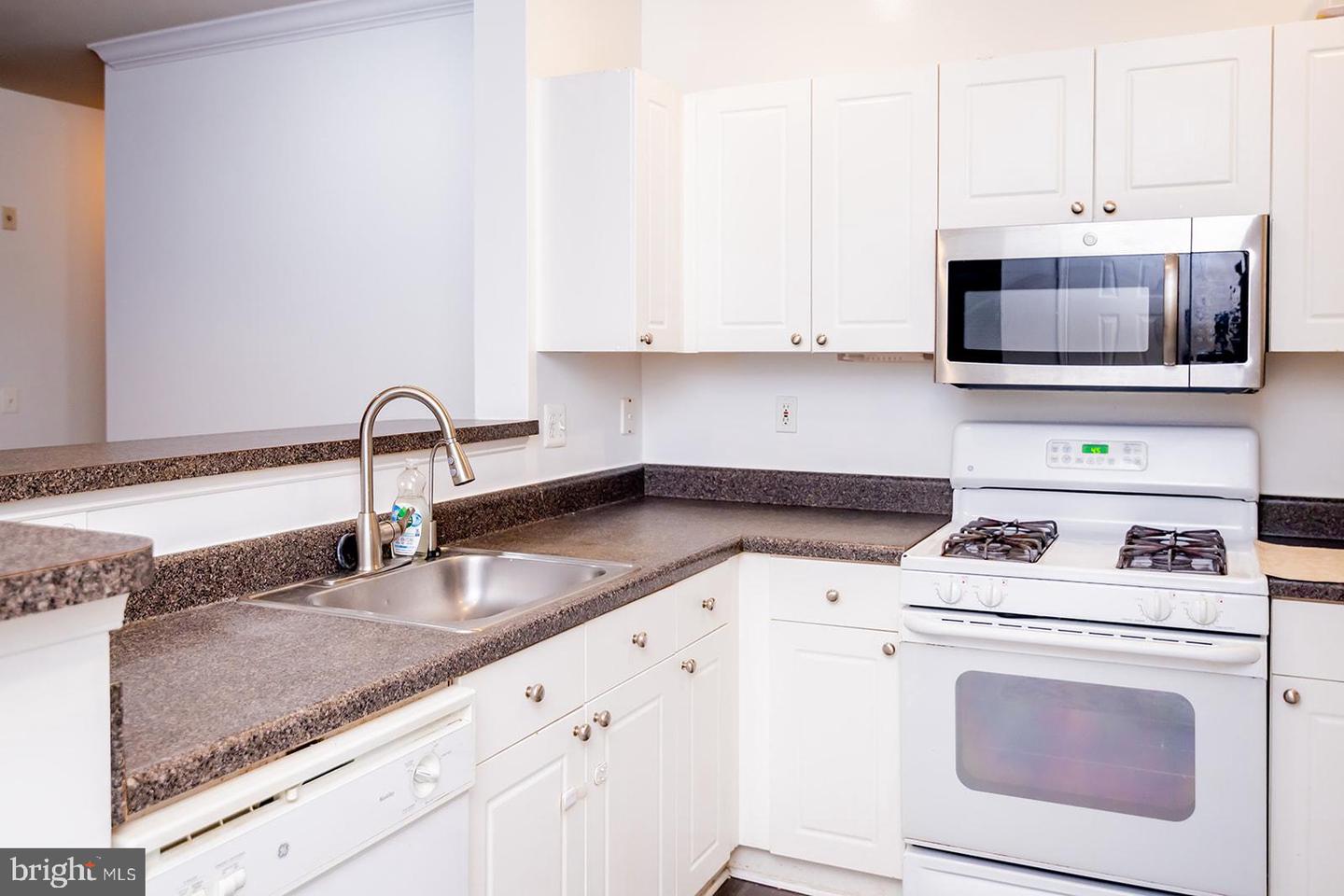 11373 ARISTOTLE DR #9-209, FAIRFAX, Virginia 22030, 3 Bedrooms Bedrooms, ,2 BathroomsBathrooms,Residential,For sale,11373 ARISTOTLE DR #9-209,VAFX2280492 MLS # VAFX2280492