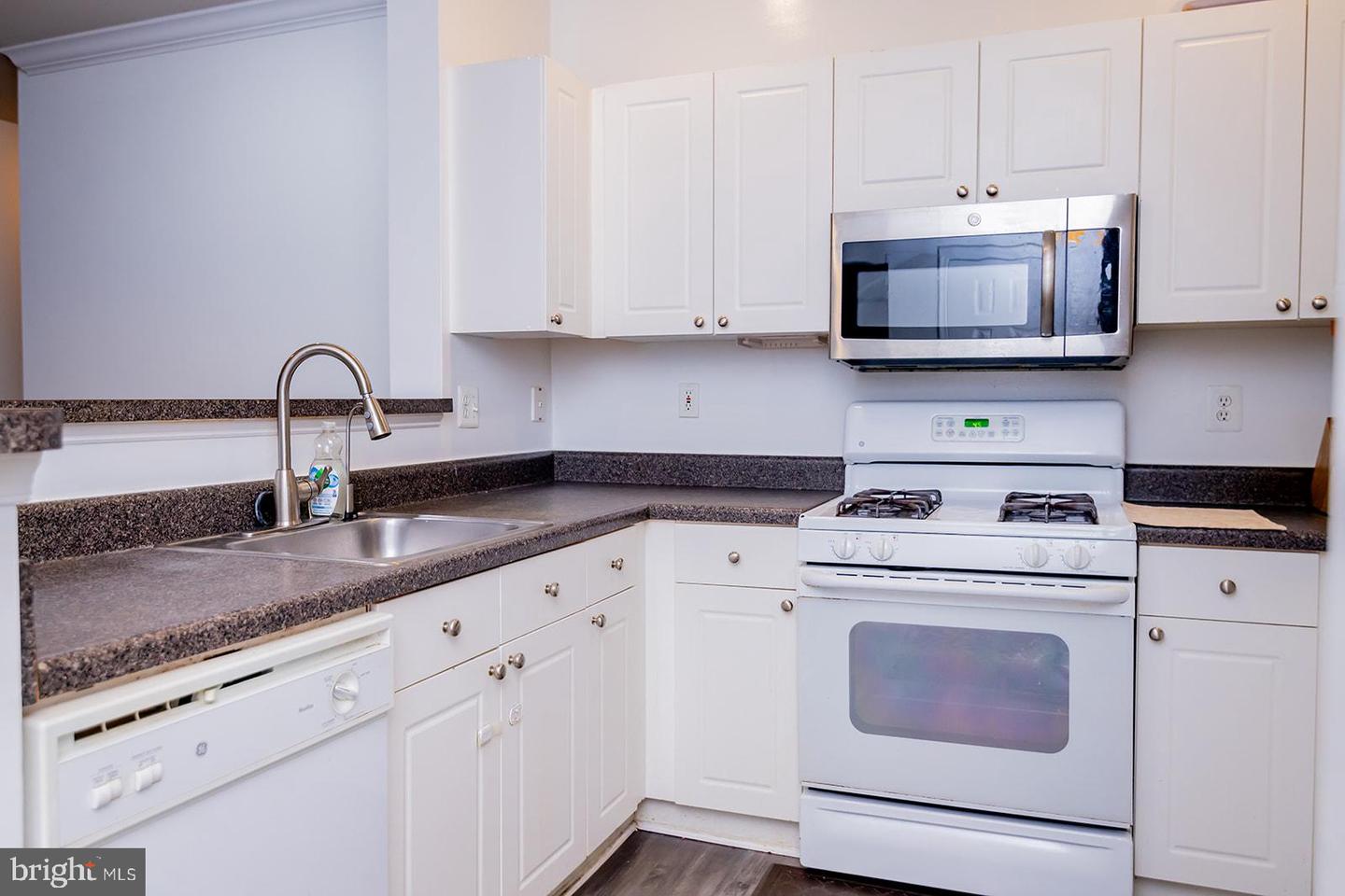 11373 ARISTOTLE DR #9-209, FAIRFAX, Virginia 22030, 3 Bedrooms Bedrooms, ,2 BathroomsBathrooms,Residential,For sale,11373 ARISTOTLE DR #9-209,VAFX2280492 MLS # VAFX2280492