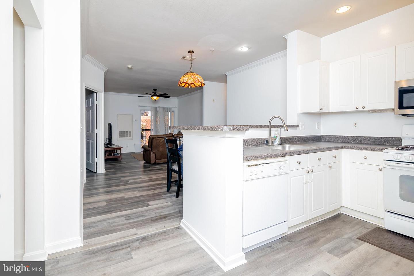 11373 ARISTOTLE DR #9-209, FAIRFAX, Virginia 22030, 3 Bedrooms Bedrooms, ,2 BathroomsBathrooms,Residential,For sale,11373 ARISTOTLE DR #9-209,VAFX2280492 MLS # VAFX2280492