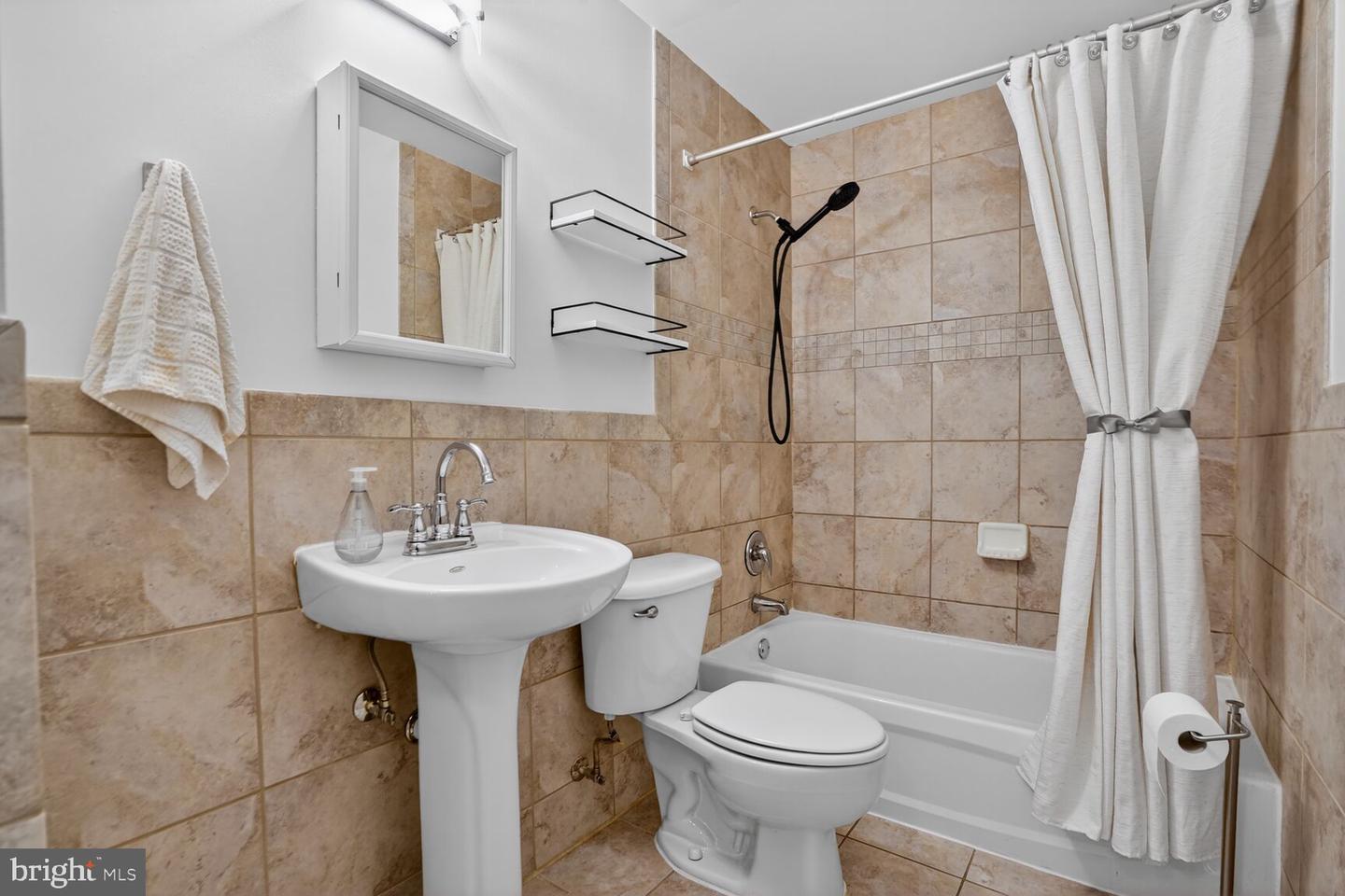 422 BUTTERNUT ST NW #T-3, WASHINGTON, District Of Columbia 20012, 1 Bedroom Bedrooms, ,1 BathroomBathrooms,Residential,For sale,422 BUTTERNUT ST NW #T-3,DCDC2233170 MLS # DCDC2233170 422 BUTTERNUT ST NW #T-3, WASHINGTON, District Of Columbia 20012, 1 Bedroom Bedrooms, ,1 BathroomBathrooms,Residential,For sale,422 BUTTERNUT ST NW #T-3,DCDC2233170 MLS # DCDC2233170