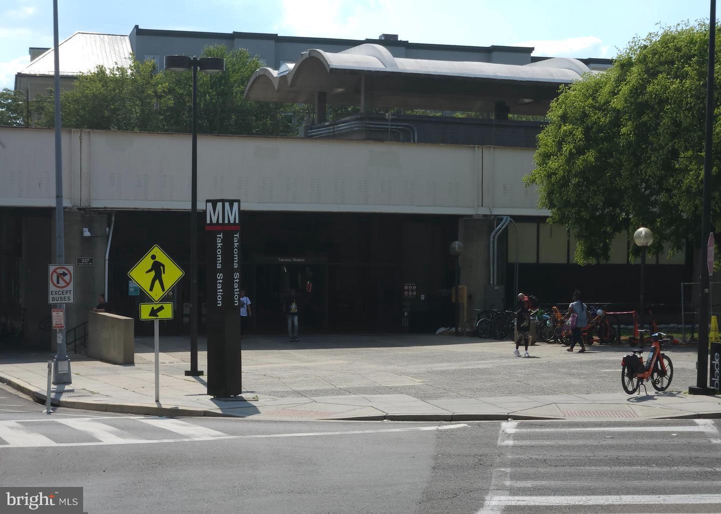 422 BUTTERNUT ST NW #T-3, WASHINGTON, District Of Columbia 20012, 1 Bedroom Bedrooms, ,1 BathroomBathrooms,Residential,For sale,422 BUTTERNUT ST NW #T-3,DCDC2233170 MLS # DCDC2233170 422 BUTTERNUT ST NW #T-3, WASHINGTON, District Of Columbia 20012, 1 Bedroom Bedrooms, ,1 BathroomBathrooms,Residential,For sale,422 BUTTERNUT ST NW #T-3,DCDC2233170 MLS # DCDC2233170