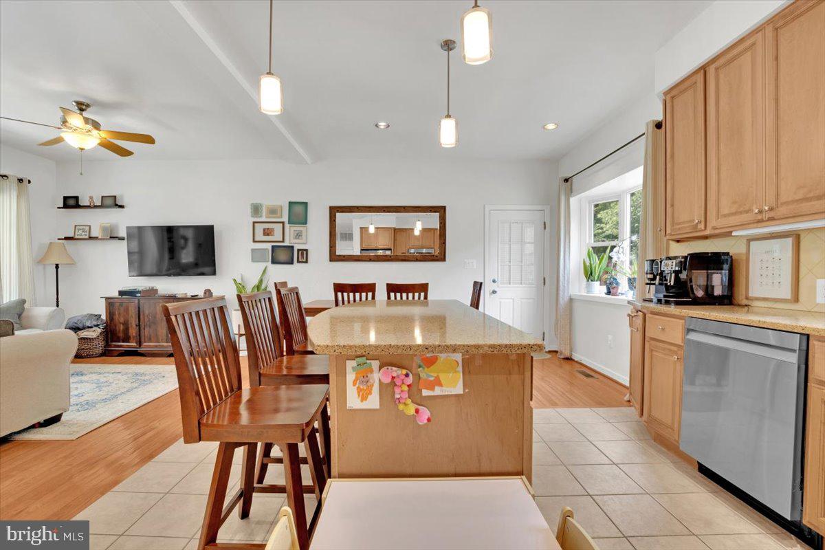 6100 LEEWOOD DR, ALEXANDRIA, Virginia 22310, 5 Bedrooms Bedrooms, ,3 BathroomsBathrooms,Residential,For sale,6100 LEEWOOD DR,VAFX2280680 MLS # VAFX2280680