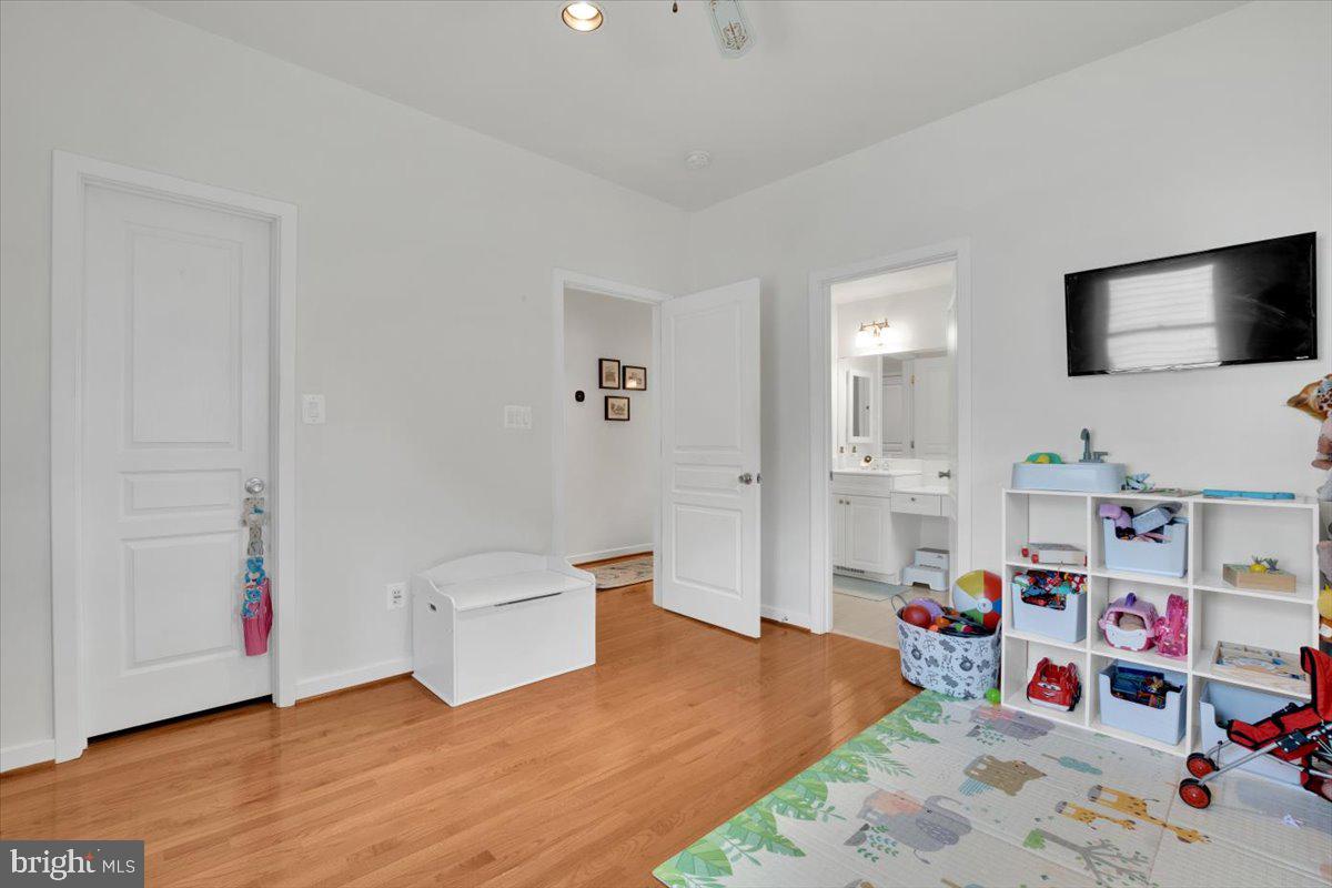 6100 LEEWOOD DR, ALEXANDRIA, Virginia 22310, 5 Bedrooms Bedrooms, ,3 BathroomsBathrooms,Residential,For sale,6100 LEEWOOD DR,VAFX2280680 MLS # VAFX2280680