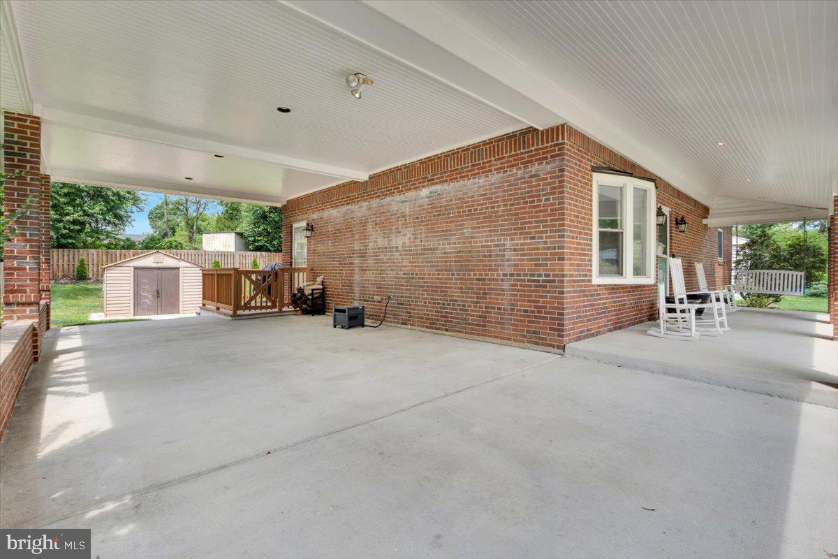 6100 LEEWOOD DR, ALEXANDRIA, Virginia 22310, 5 Bedrooms Bedrooms, ,3 BathroomsBathrooms,Residential,For sale,6100 LEEWOOD DR,VAFX2280680 MLS # VAFX2280680