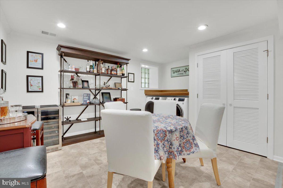 6100 LEEWOOD DR, ALEXANDRIA, Virginia 22310, 5 Bedrooms Bedrooms, ,3 BathroomsBathrooms,Residential,For sale,6100 LEEWOOD DR,VAFX2280680 MLS # VAFX2280680