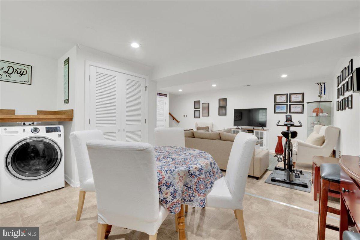 6100 LEEWOOD DR, ALEXANDRIA, Virginia 22310, 5 Bedrooms Bedrooms, ,3 BathroomsBathrooms,Residential,For sale,6100 LEEWOOD DR,VAFX2280680 MLS # VAFX2280680