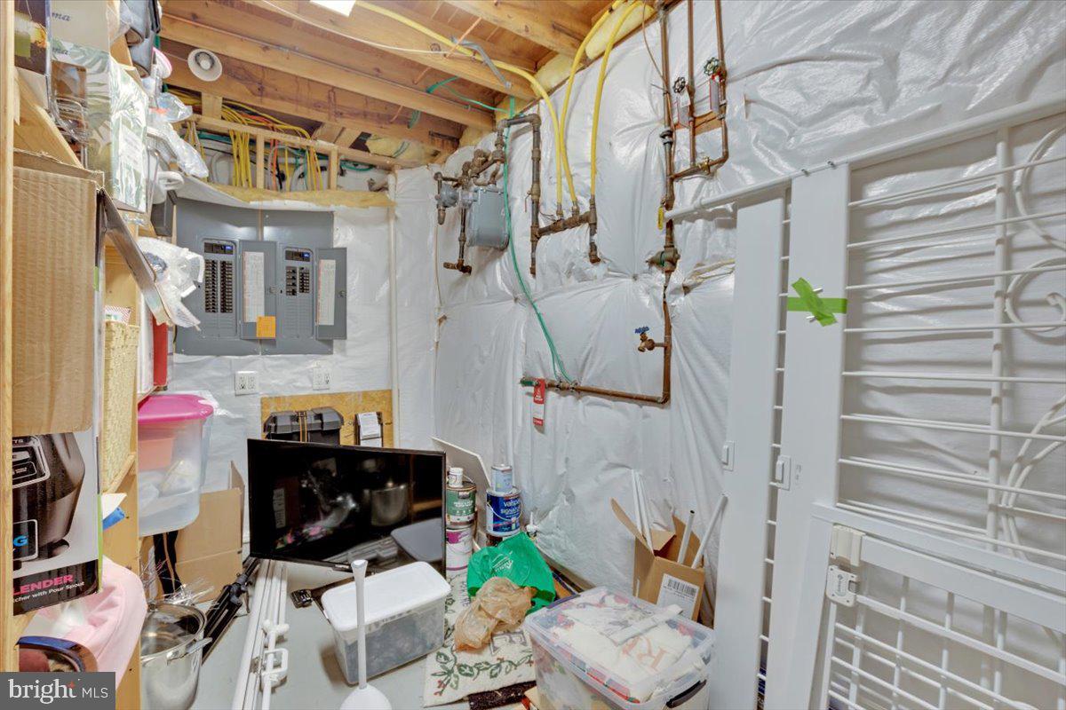 6100 LEEWOOD DR, ALEXANDRIA, Virginia 22310, 5 Bedrooms Bedrooms, ,3 BathroomsBathrooms,Residential,For sale,6100 LEEWOOD DR,VAFX2280680 MLS # VAFX2280680