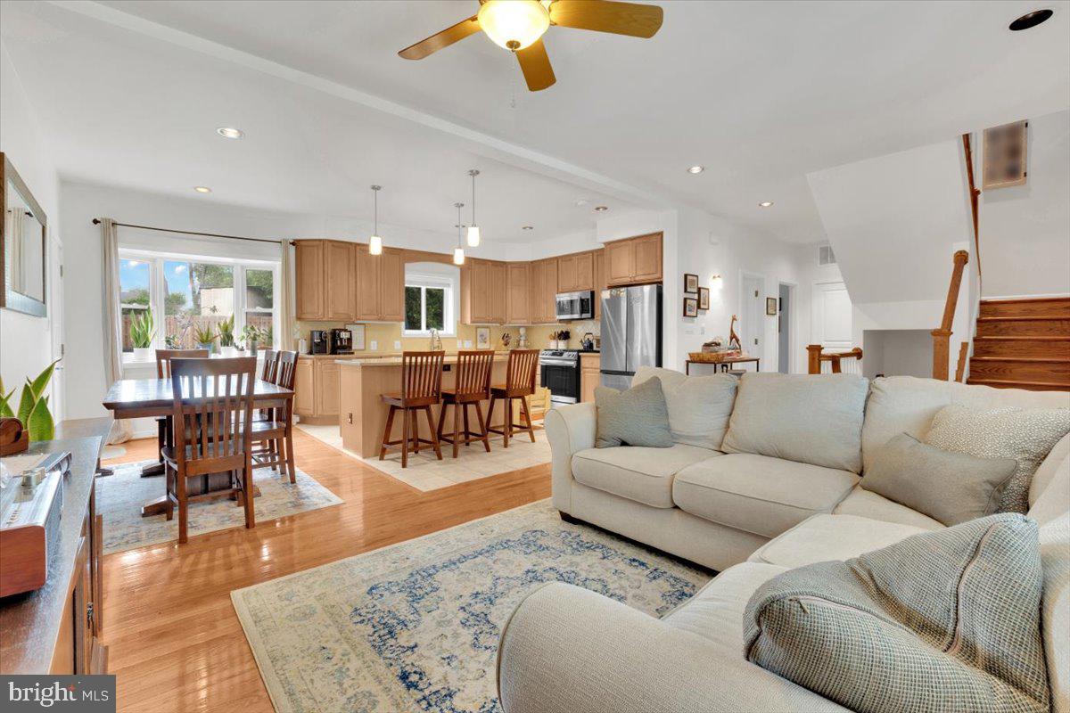 6100 LEEWOOD DR, ALEXANDRIA, Virginia 22310, 5 Bedrooms Bedrooms, ,3 BathroomsBathrooms,Residential,For sale,6100 LEEWOOD DR,VAFX2280680 MLS # VAFX2280680