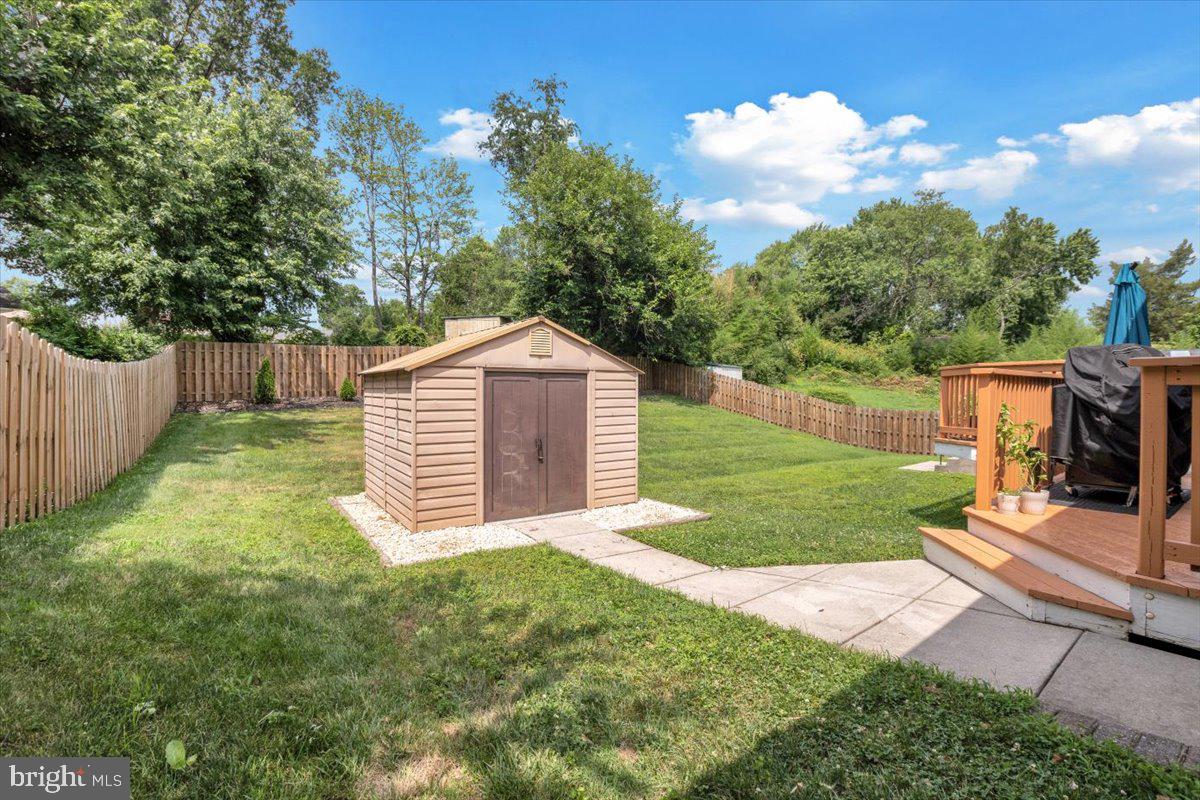 6100 LEEWOOD DR, ALEXANDRIA, Virginia 22310, 5 Bedrooms Bedrooms, ,3 BathroomsBathrooms,Residential,For sale,6100 LEEWOOD DR,VAFX2280680 MLS # VAFX2280680