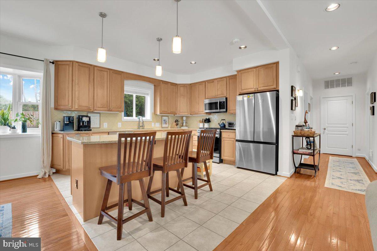 6100 LEEWOOD DR, ALEXANDRIA, Virginia 22310, 5 Bedrooms Bedrooms, ,3 BathroomsBathrooms,Residential,For sale,6100 LEEWOOD DR,VAFX2280680 MLS # VAFX2280680