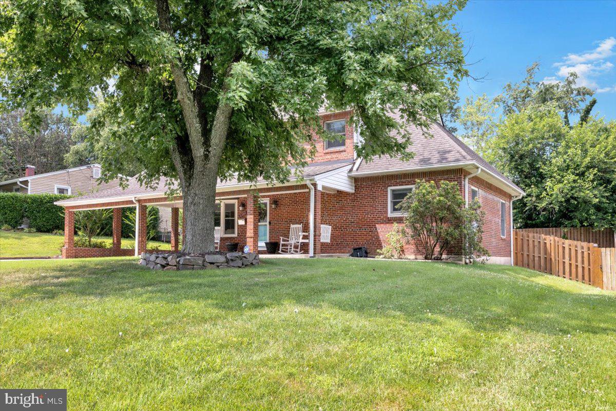 6100 LEEWOOD DR, ALEXANDRIA, Virginia 22310, 5 Bedrooms Bedrooms, ,3 BathroomsBathrooms,Residential,For sale,6100 LEEWOOD DR,VAFX2280680 MLS # VAFX2280680