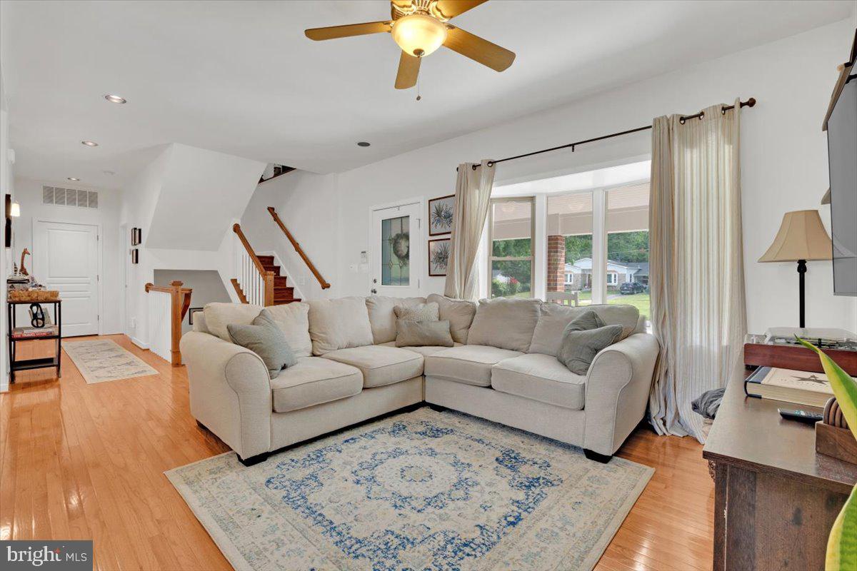 6100 LEEWOOD DR, ALEXANDRIA, Virginia 22310, 5 Bedrooms Bedrooms, ,3 BathroomsBathrooms,Residential,For sale,6100 LEEWOOD DR,VAFX2280680 MLS # VAFX2280680