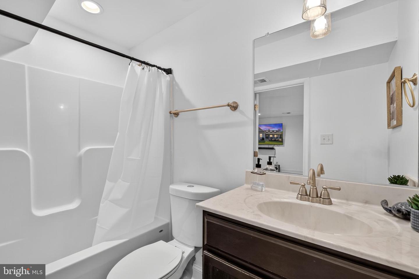 6471 SILK RD, JEFFERSONTON, Virginia 22724, 4 Bedrooms Bedrooms, 12 Rooms Rooms,3 BathroomsBathrooms,Residential,For sale,6471 SILK RD,VACU2012162 MLS # VACU2012162 6471 SILK RD, JEFFERSONTON, Virginia 22724, 4 Bedrooms Bedrooms, 12 Rooms Rooms,3 BathroomsBathrooms,Residential,For sale,6471 SILK RD,VACU2012162 MLS # VACU2012162