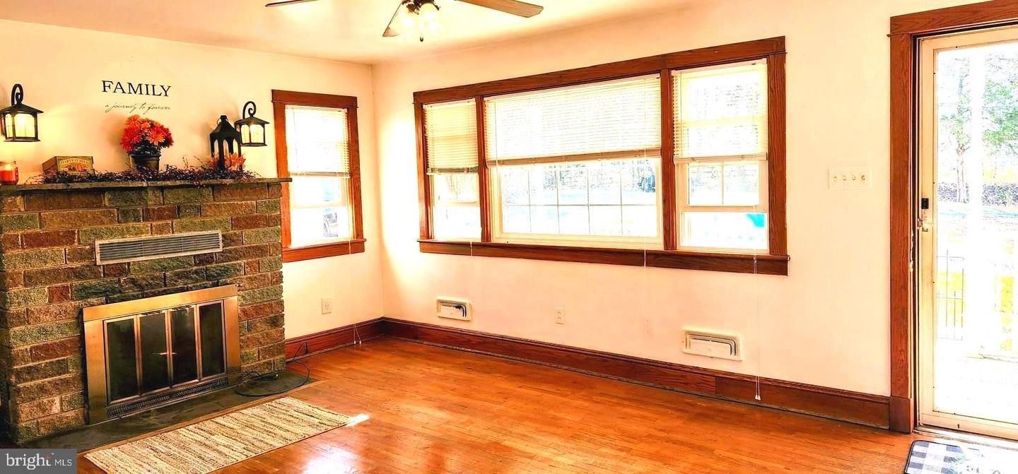 1064 STRASBURG RD, FRONT ROYAL, Virginia 22630, 4 Bedrooms Bedrooms, ,2 BathroomsBathrooms,Residential,For sale,1064 STRASBURG RD,VAWR2012864 MLS # VAWR2012864