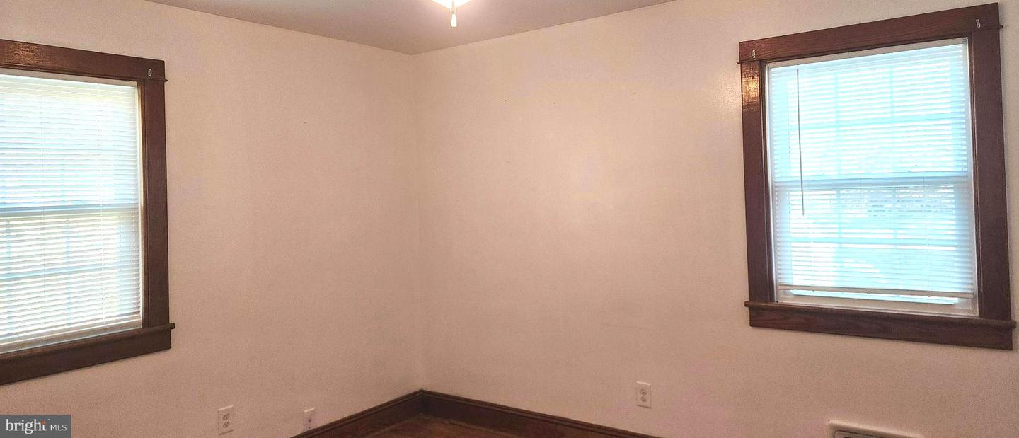 1064 STRASBURG RD, FRONT ROYAL, Virginia 22630, 4 Bedrooms Bedrooms, ,2 BathroomsBathrooms,Residential,For sale,1064 STRASBURG RD,VAWR2012864 MLS # VAWR2012864