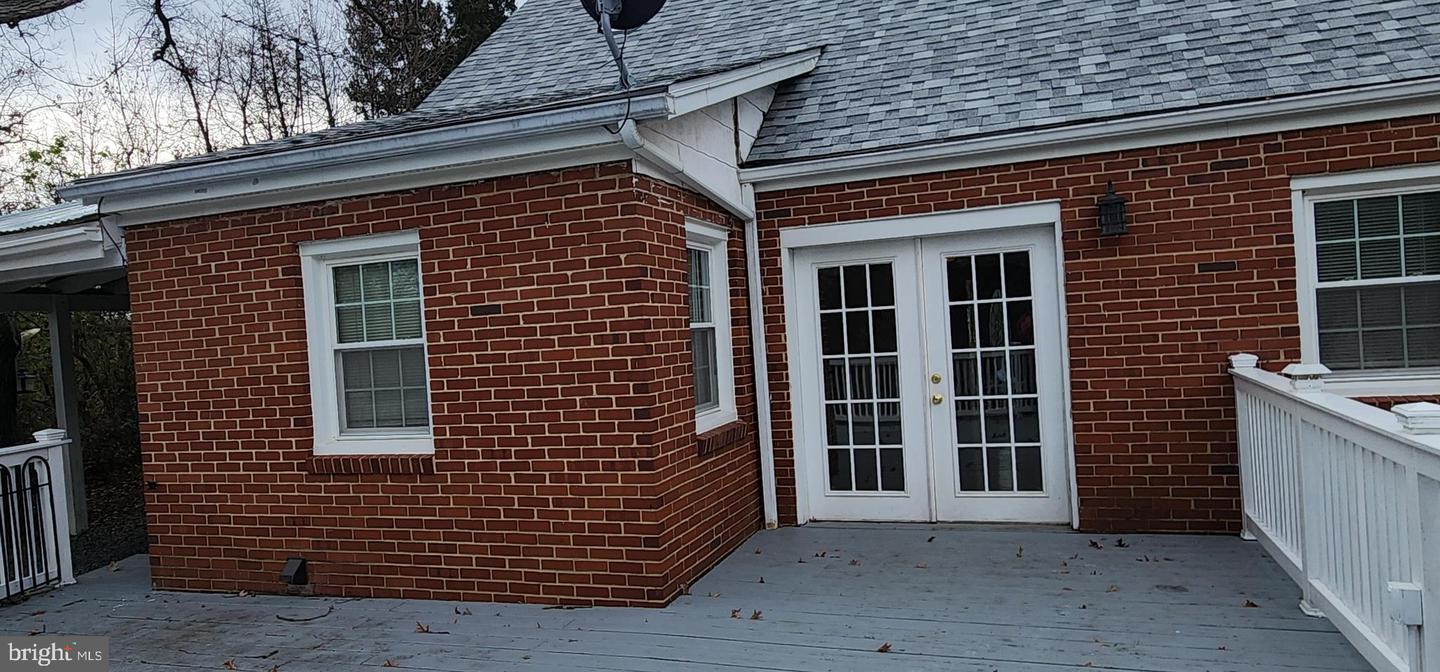 1064 STRASBURG RD, FRONT ROYAL, Virginia 22630, 4 Bedrooms Bedrooms, ,2 BathroomsBathrooms,Residential,For sale,1064 STRASBURG RD,VAWR2012864 MLS # VAWR2012864