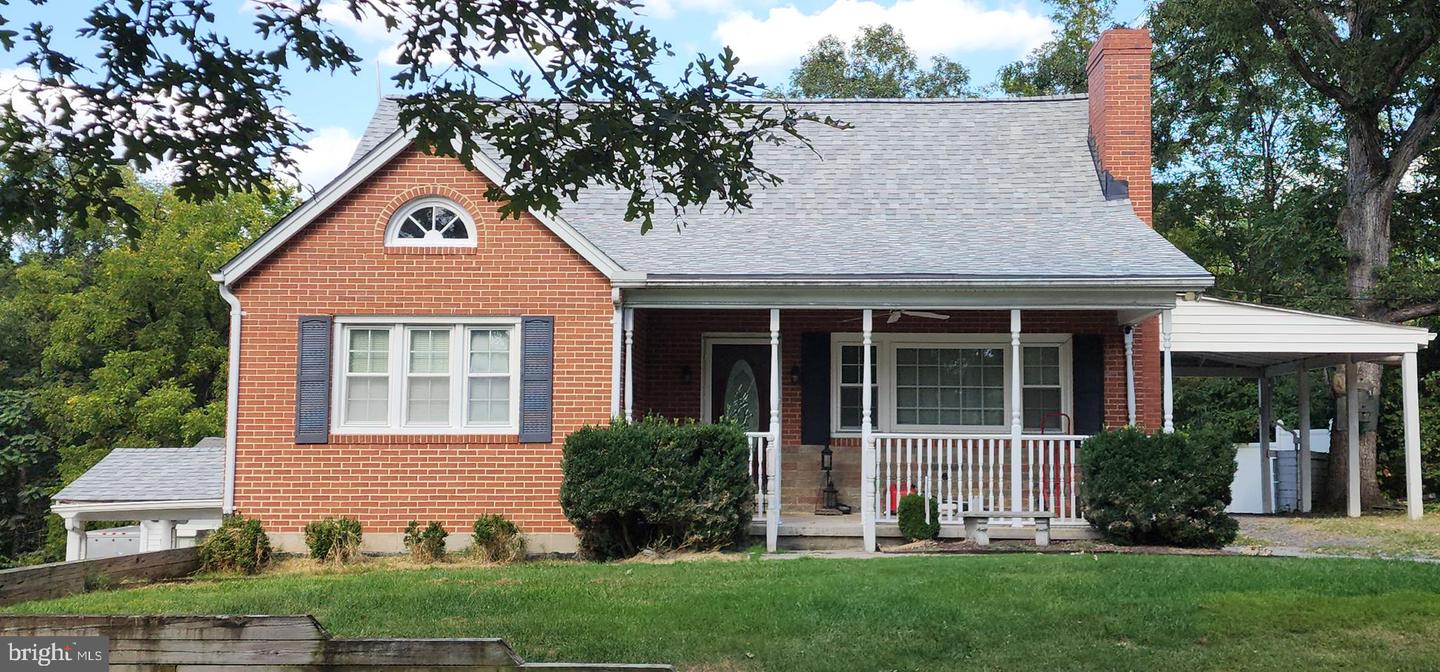 1064 STRASBURG RD, FRONT ROYAL, Virginia 22630, 4 Bedrooms Bedrooms, ,2 BathroomsBathrooms,Residential,For sale,1064 STRASBURG RD,VAWR2012864 MLS # VAWR2012864