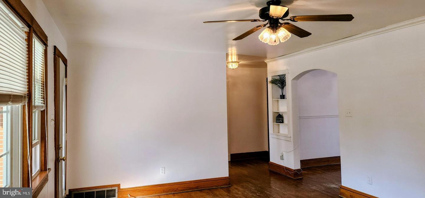 1064 STRASBURG RD, FRONT ROYAL, Virginia 22630, 4 Bedrooms Bedrooms, ,2 BathroomsBathrooms,Residential,For sale,1064 STRASBURG RD,VAWR2012864 MLS # VAWR2012864