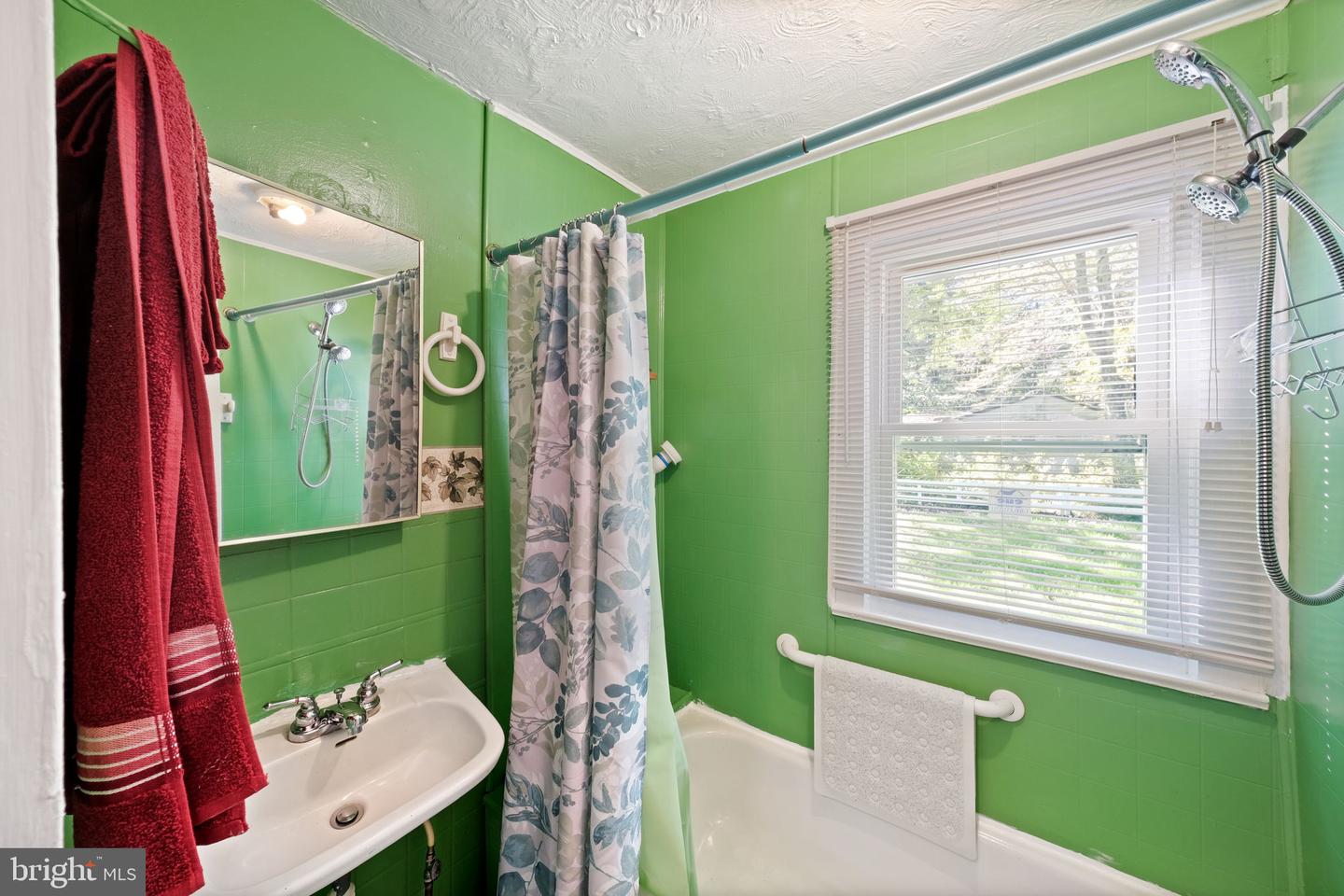 2097 COLES POINT RD, HAGUE, Virginia 22469, 3 Bedrooms Bedrooms, 5 Rooms Rooms,1 BathroomBathrooms,Residential,For sale,2097 COLES POINT RD,VAWE2010180 MLS # VAWE2010180